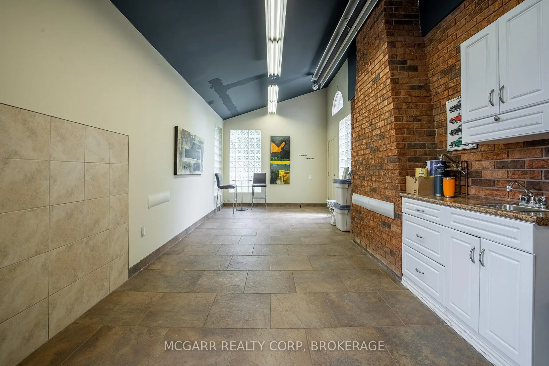 Photo 5 of 11 Lantana Circle, St. Catharines, Lakeshore — HOMEH