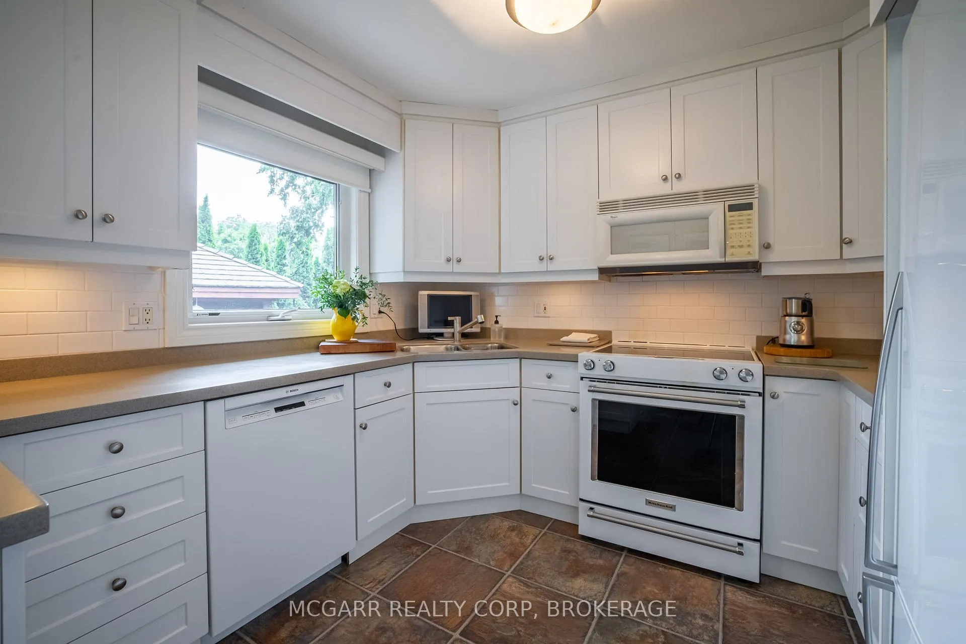 Photo 14 of 11 Lantana Circle, St. Catharines, Lakeshore — HOMEH