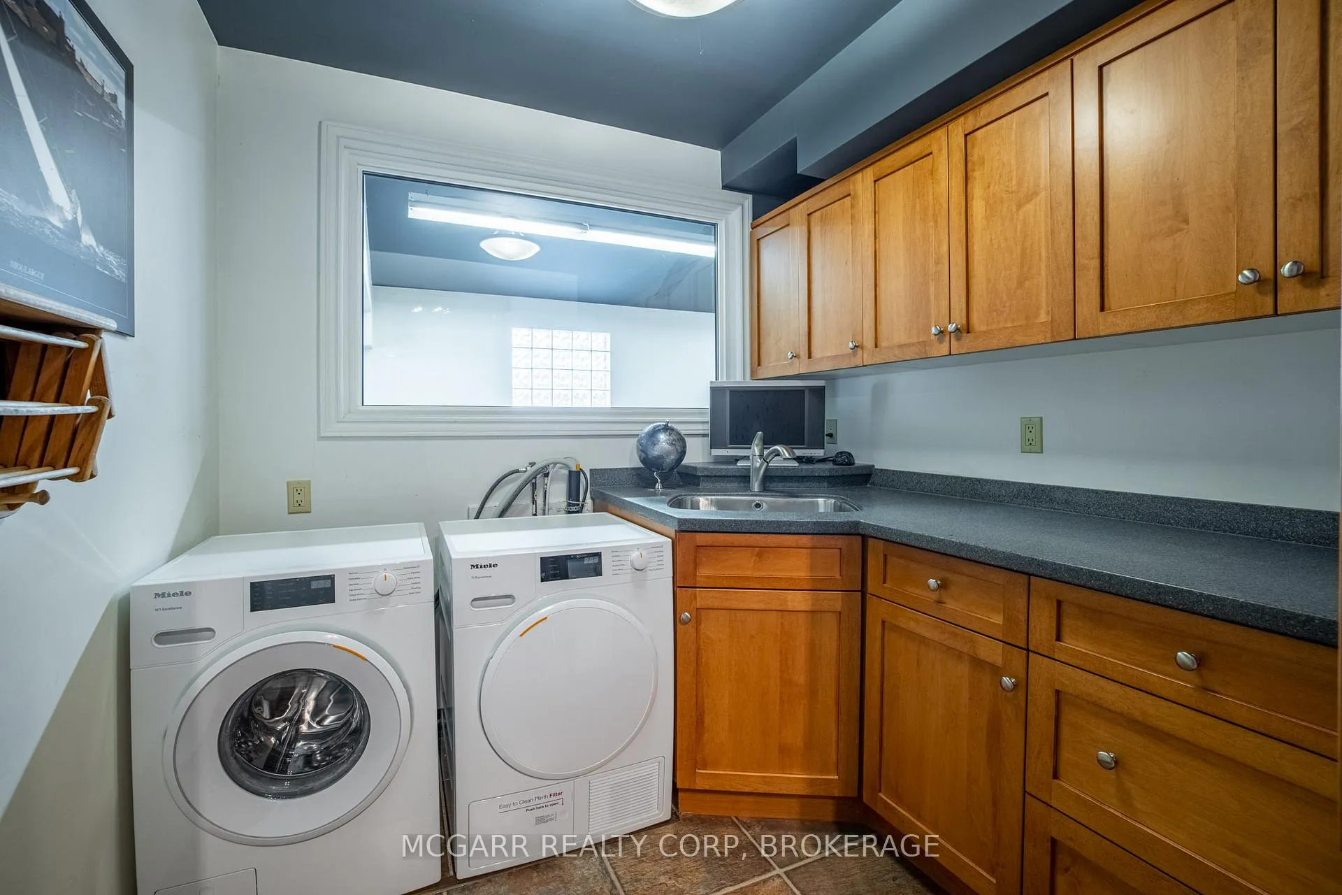 Photo 18 of 11 Lantana Circle, St. Catharines, Lakeshore — HOMEH