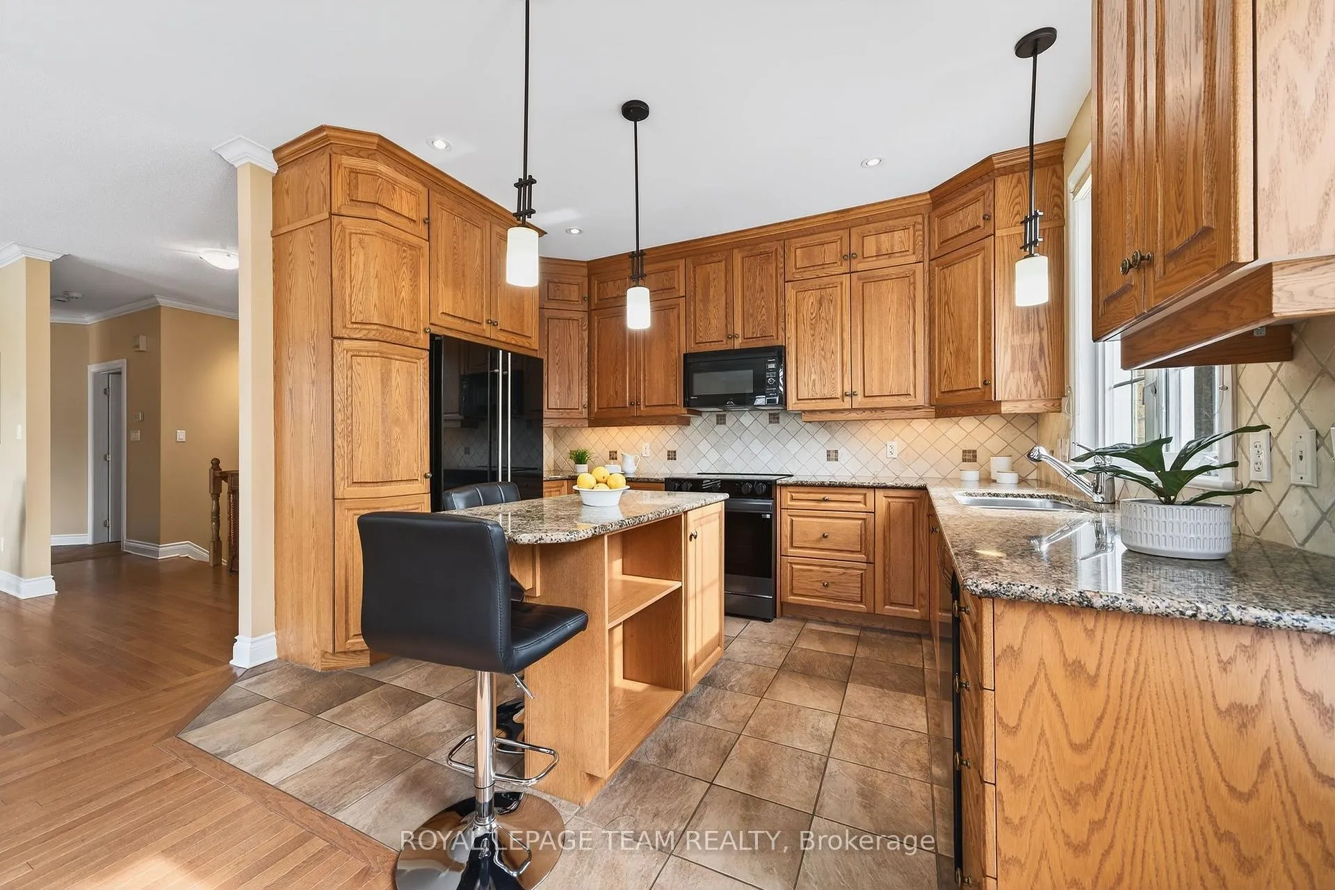 Photo 13 of 401 Oban Private, Ottawa, Barrhaven - Stonebridge — HOMEH