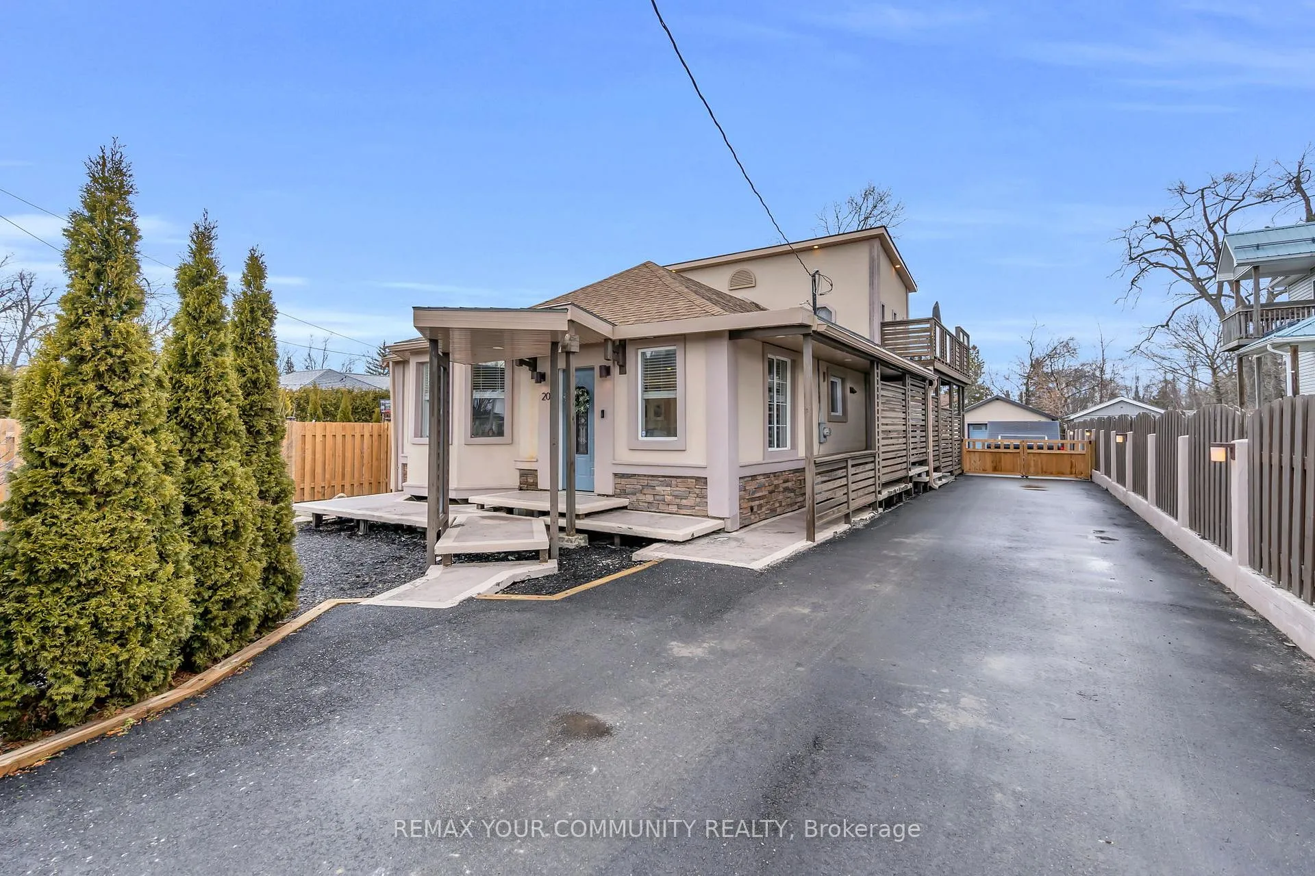 Photo 5 of 20 Farley Circle, Georgina, Historic Lakeshore Communities — HOMEH
