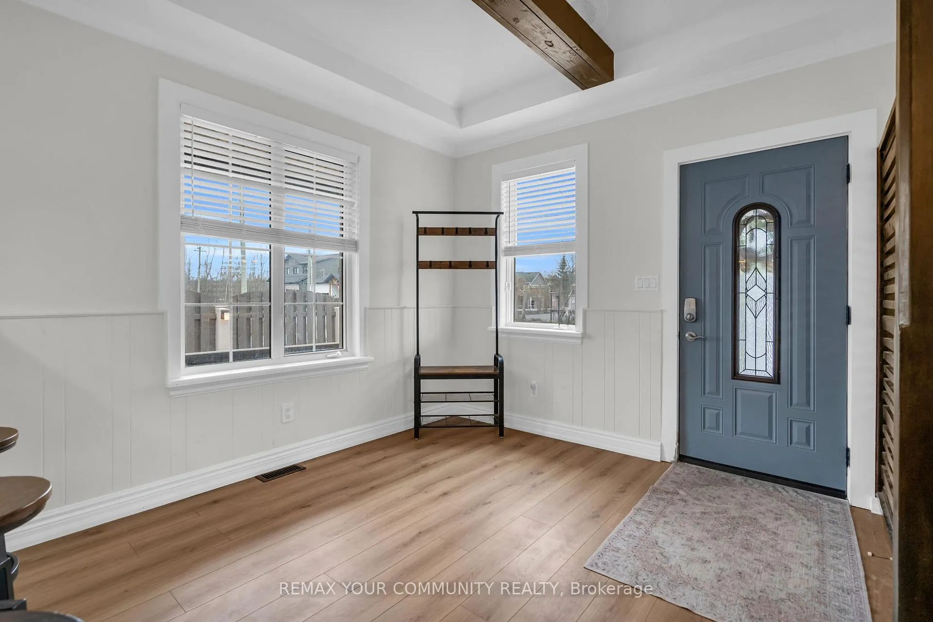 Photo 6 of 20 Farley Circle, Georgina, Historic Lakeshore Communities — HOMEH