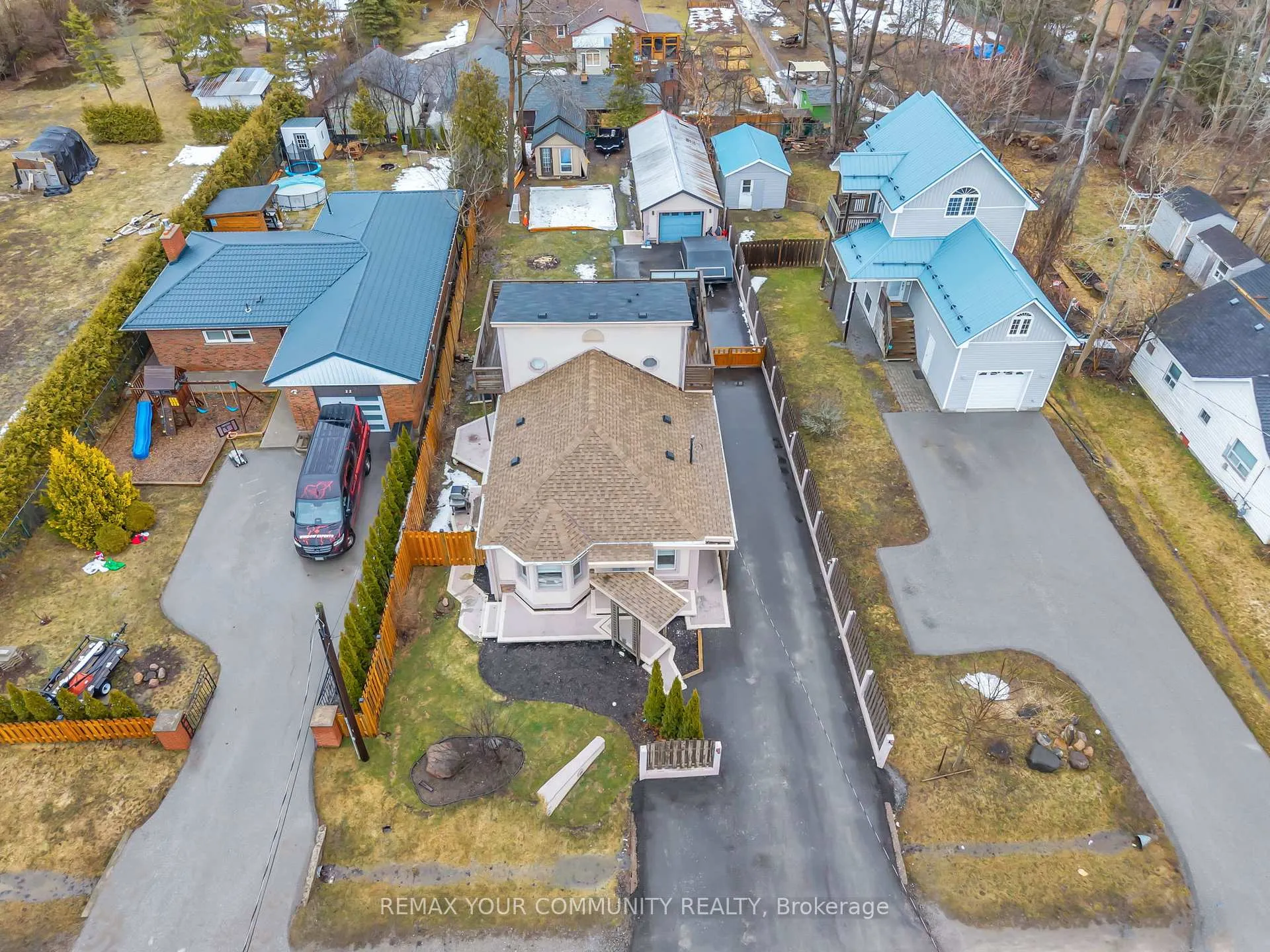 Photo 43 of 20 Farley Circle, Georgina, Historic Lakeshore Communities — HOMEH