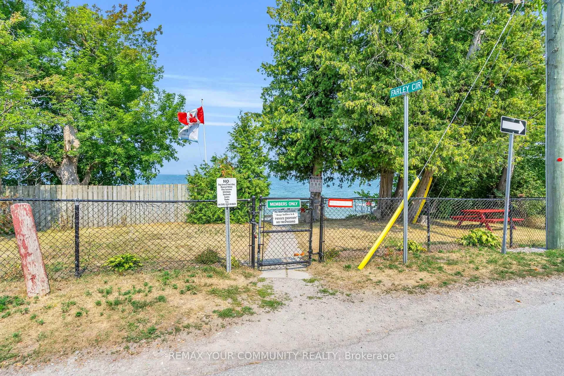 Photo 47 of 20 Farley Circle, Georgina, Historic Lakeshore Communities — HOMEH