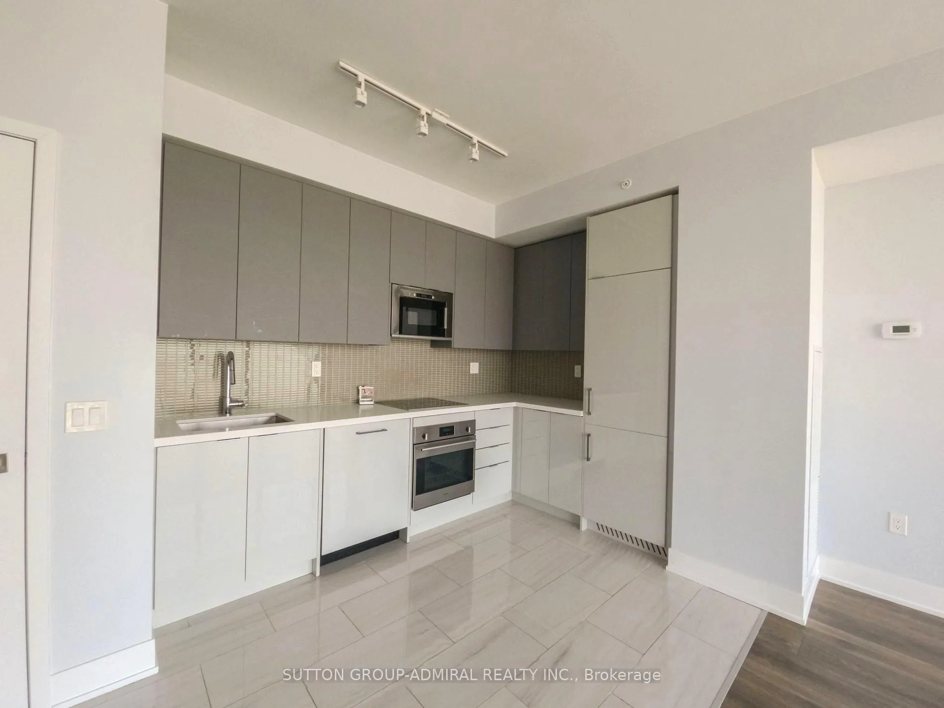 Photo 3 of Unit 1407, 2908 Highway 7 Road, Vaughan, Concord — HOMEH