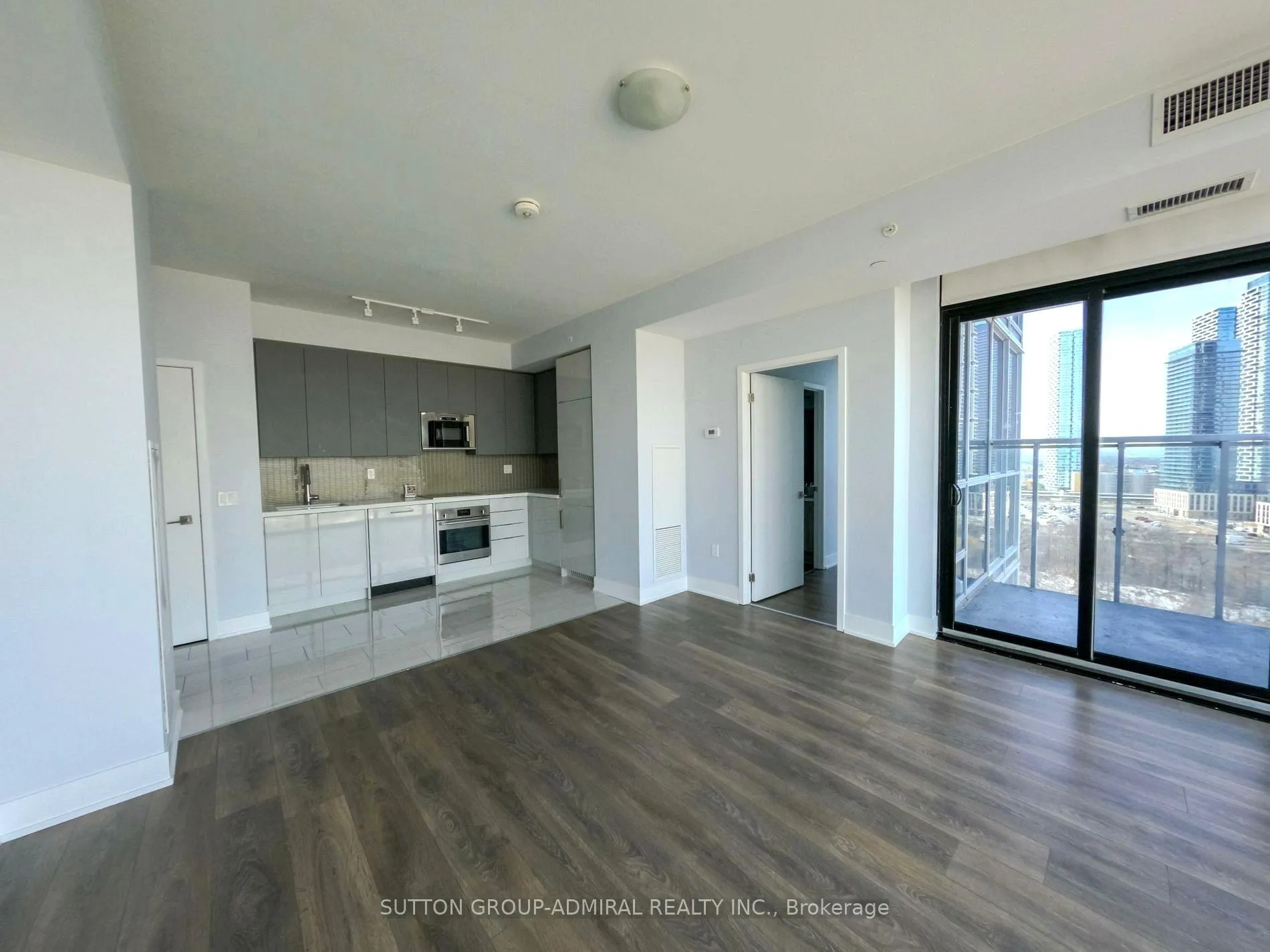 Photo 6 of Unit 1407, 2908 Highway 7 Road, Vaughan, Concord — HOMEH
