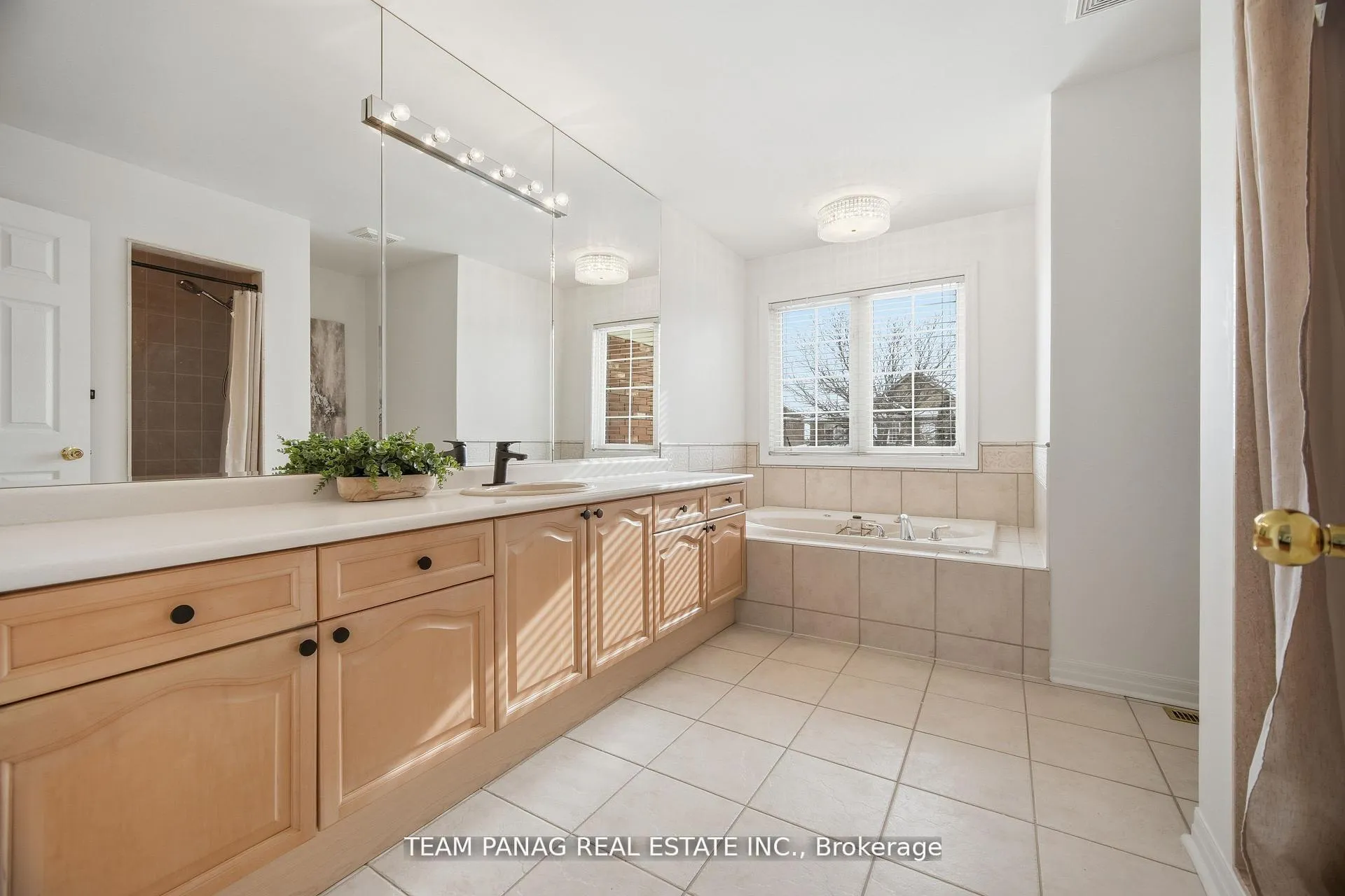 Photo 35 of 16 Maltby Court, Brampton, Vales of Castlemore — HOMEH