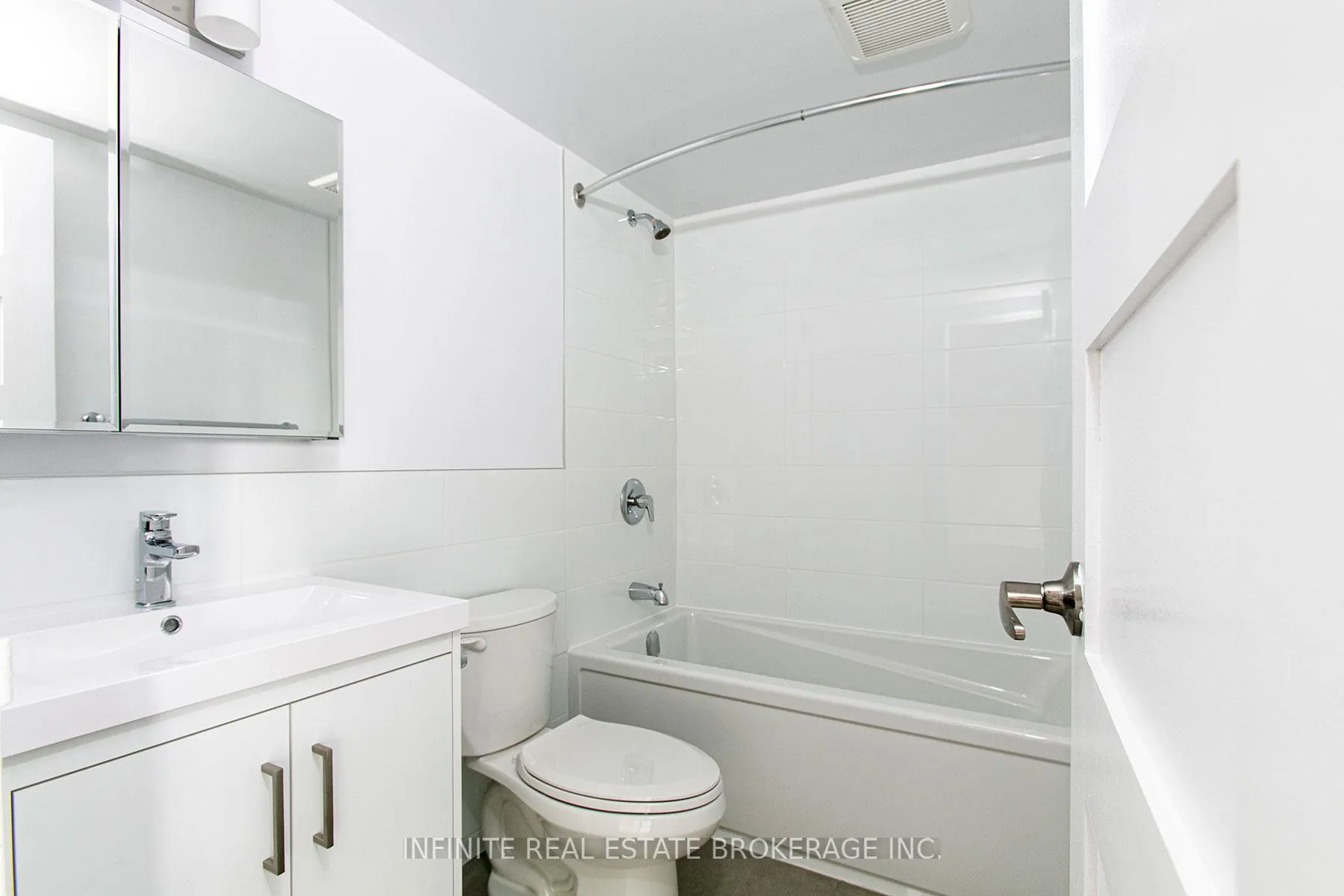 Photo 7 of Unit 1712, 33 Isabella Street, Toronto, Church-Yonge Corridor — HOMEH