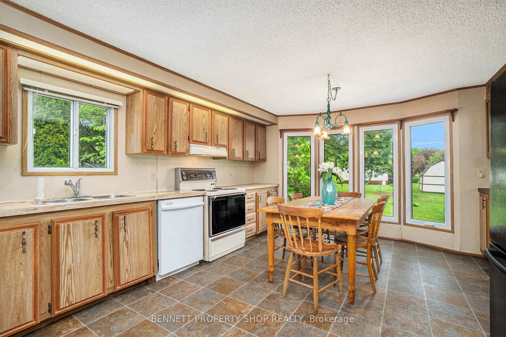 Photo 5 of 36 Woodside Lane, McNab/Braeside, Mcnab/Braeside Twps — HOMEH