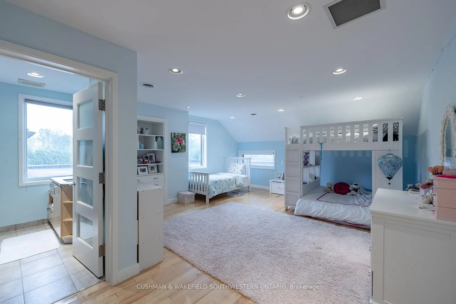 Photo 13 of 60 Sir Robert Place, Middlesex Centre, Arva — HOMEH