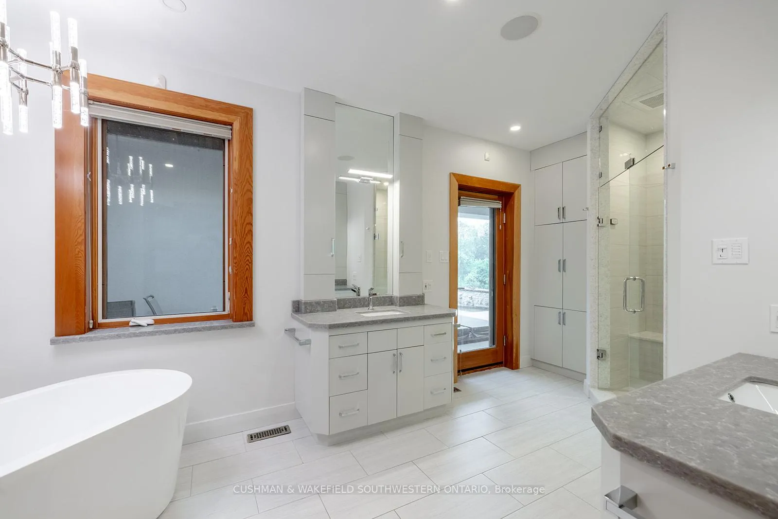 Photo 19 of 60 Sir Robert Place, Middlesex Centre, Arva — HOMEH