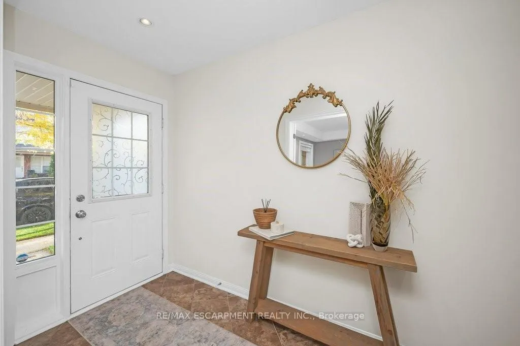 Photo 5 of 3140 Edgar Avenue, Burlington, Alton — HOMEH