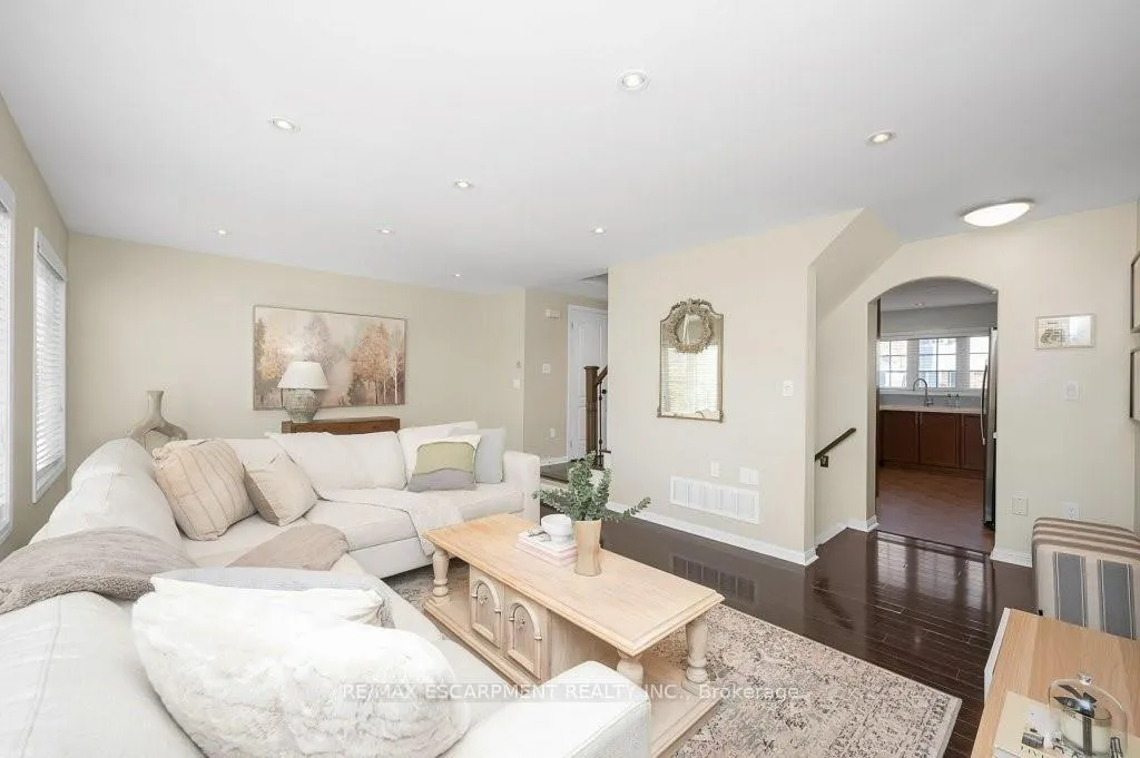 Photo 11 of 3140 Edgar Avenue, Burlington, Alton — HOMEH