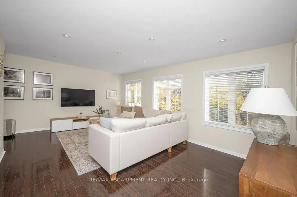 Photo 12 of 3140 Edgar Avenue, Burlington, Alton — HOMEH