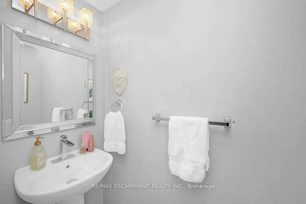 Photo 14 of 3140 Edgar Avenue, Burlington, Alton — HOMEH