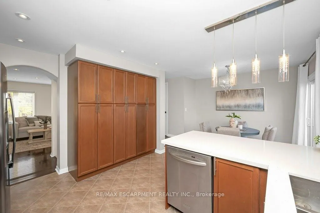 Photo 17 of 3140 Edgar Avenue, Burlington, Alton — HOMEH