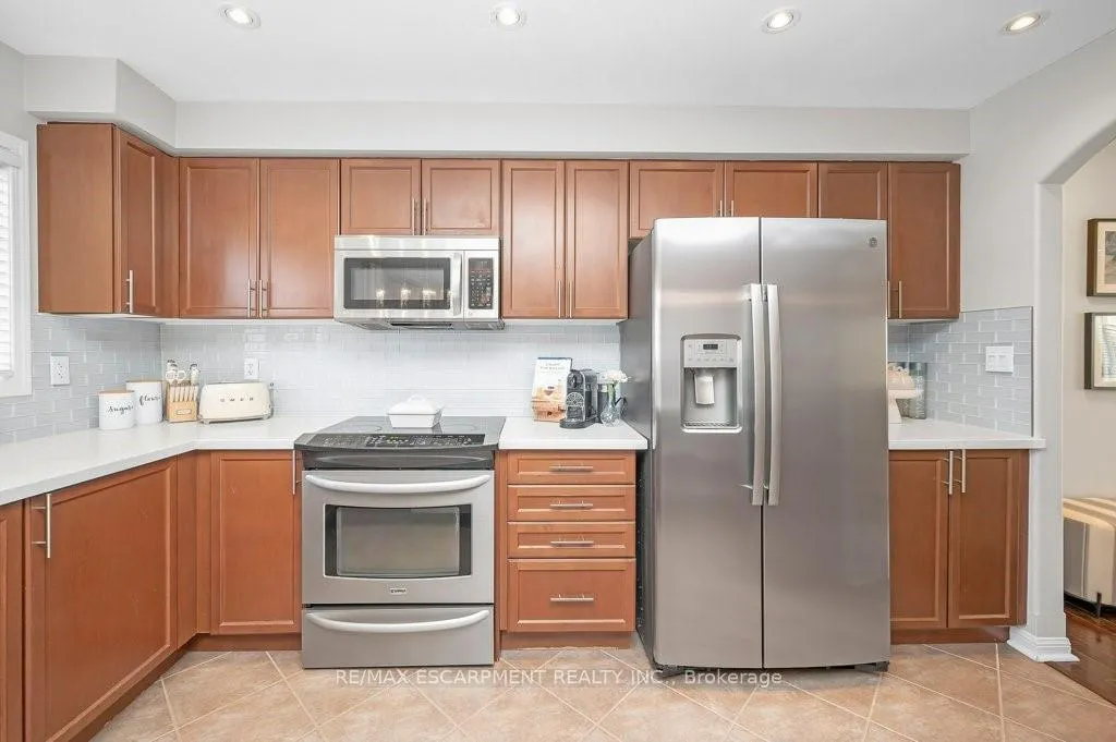Photo 18 of 3140 Edgar Avenue, Burlington, Alton — HOMEH
