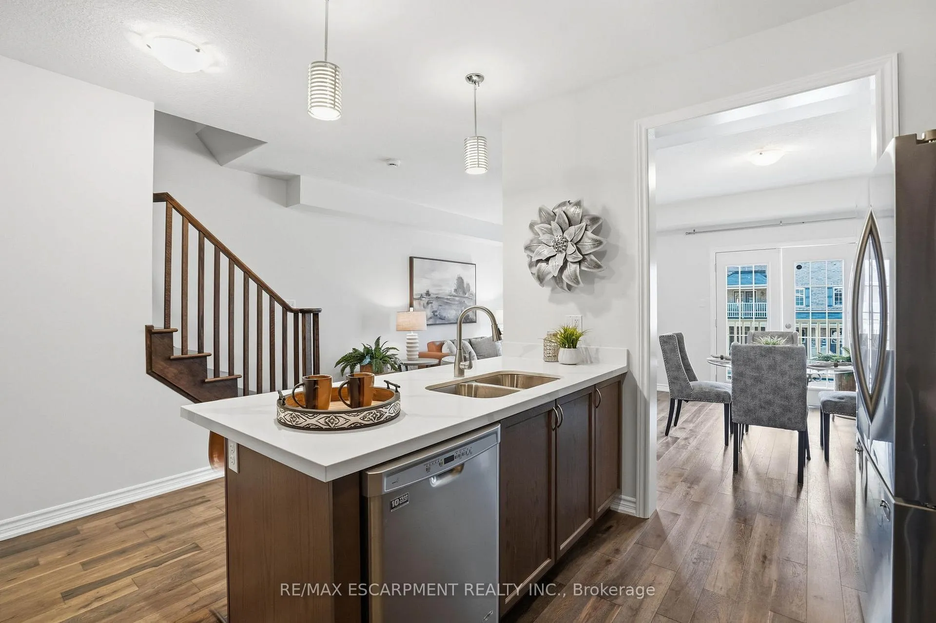Photo 17 of 13 Hiscott Drive, Hamilton, Waterdown — HOMEH