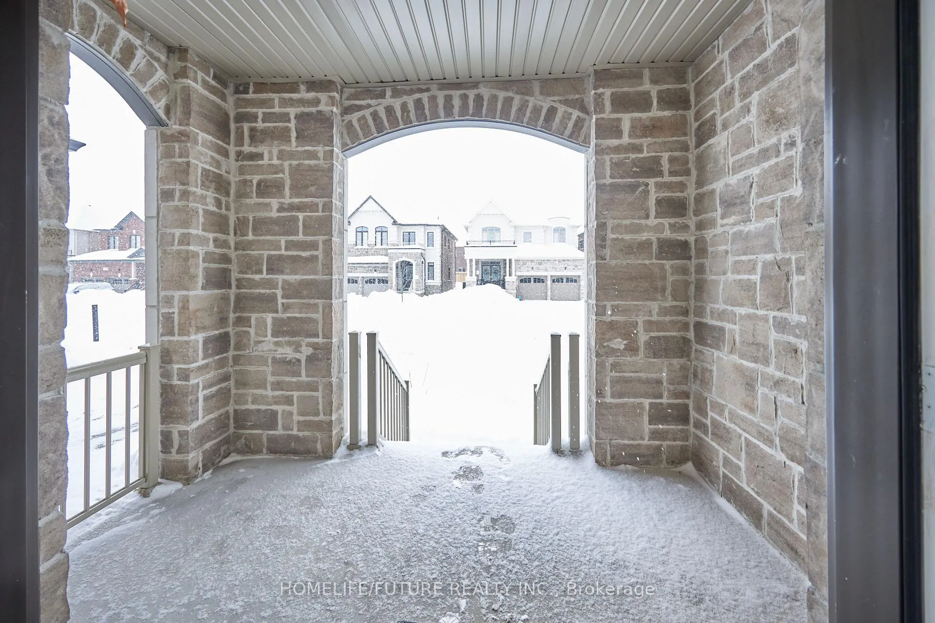 Photo 10 of 357 Danny Wheeler Boulevard, Georgina, Keswick North — HOMEH