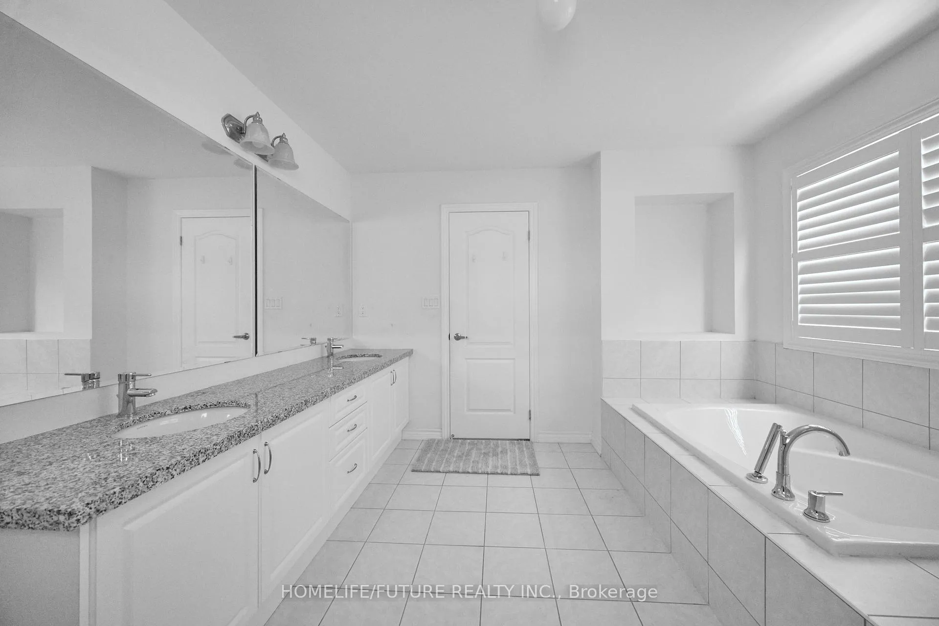 Photo 43 of 357 Danny Wheeler Boulevard, Georgina, Keswick North — HOMEH