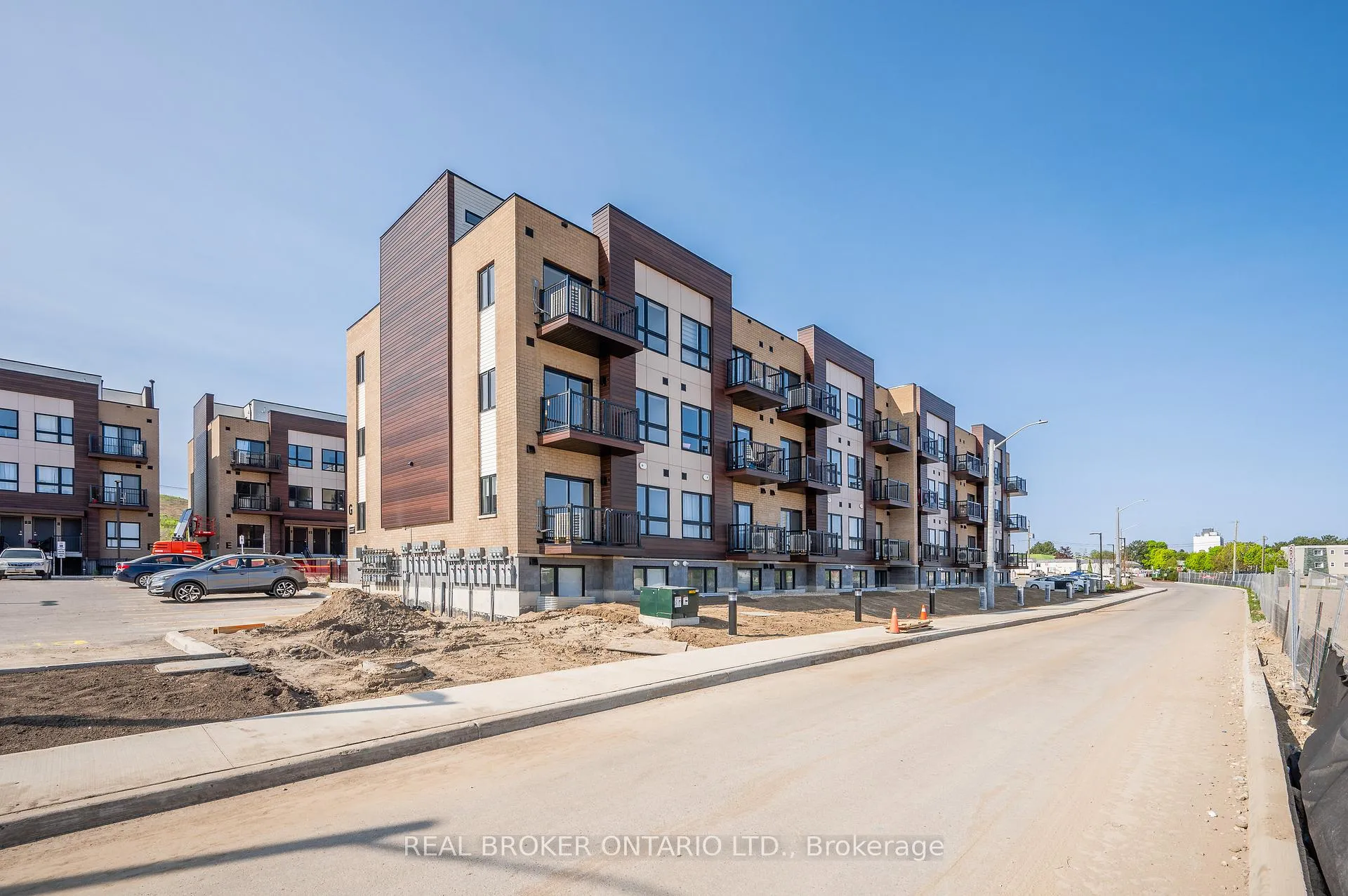 Photo 3 of Unit 22, 20 Palace Street, Kitchener — HOMEH
