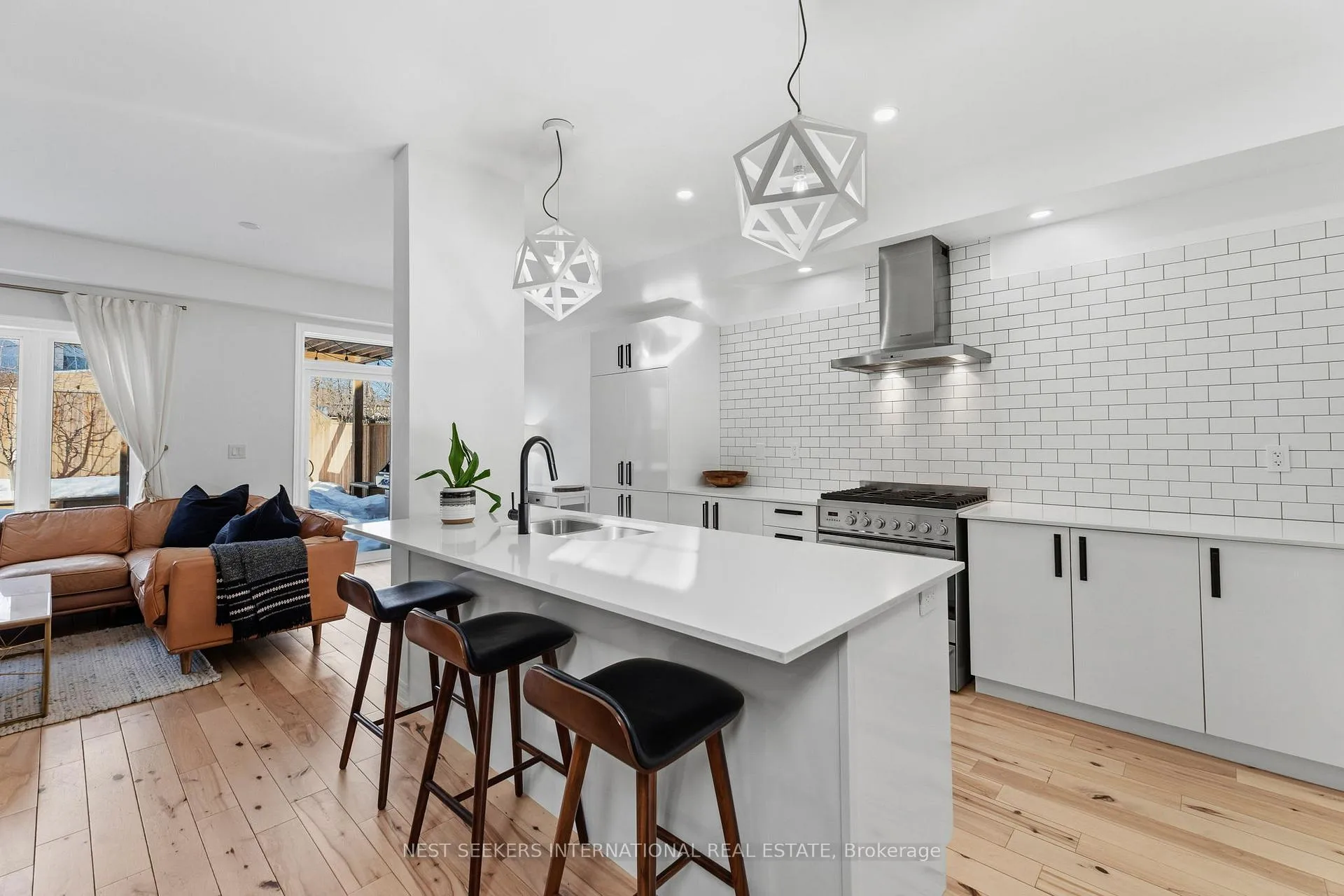 Photo 9 of 22 Forest Heights Crescent, Orillia — HOMEH
