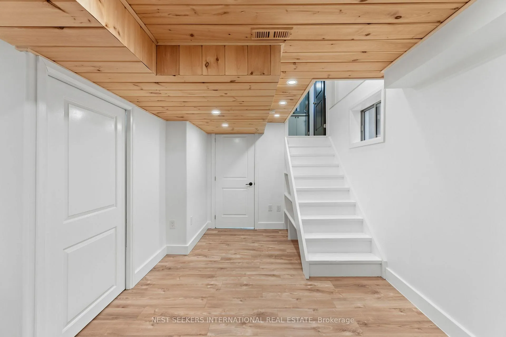 Photo 31 of 22 Forest Heights Crescent, Orillia — HOMEH