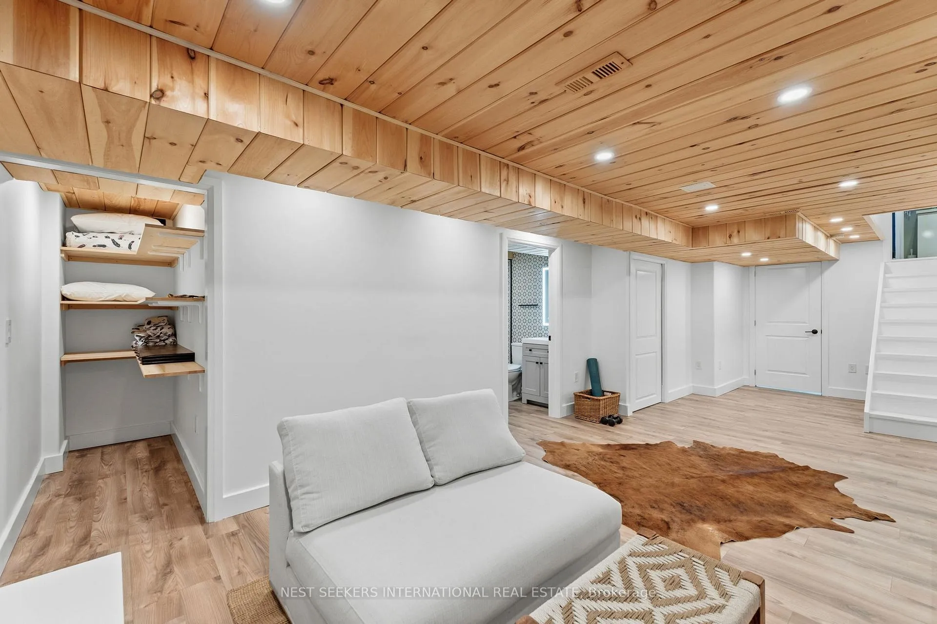 Photo 35 of 22 Forest Heights Crescent, Orillia — HOMEH