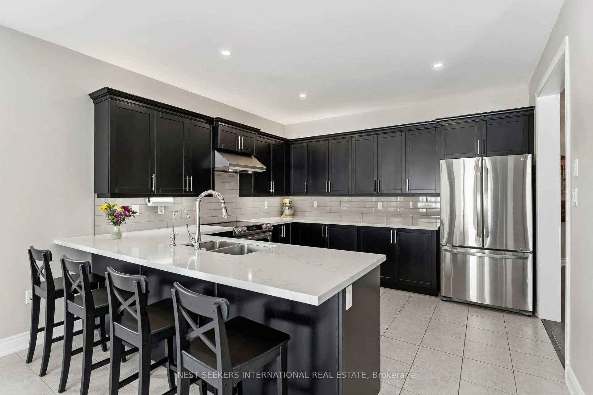 Photo 12 of 2998 Annalysse Drive, Orillia — HOMEH