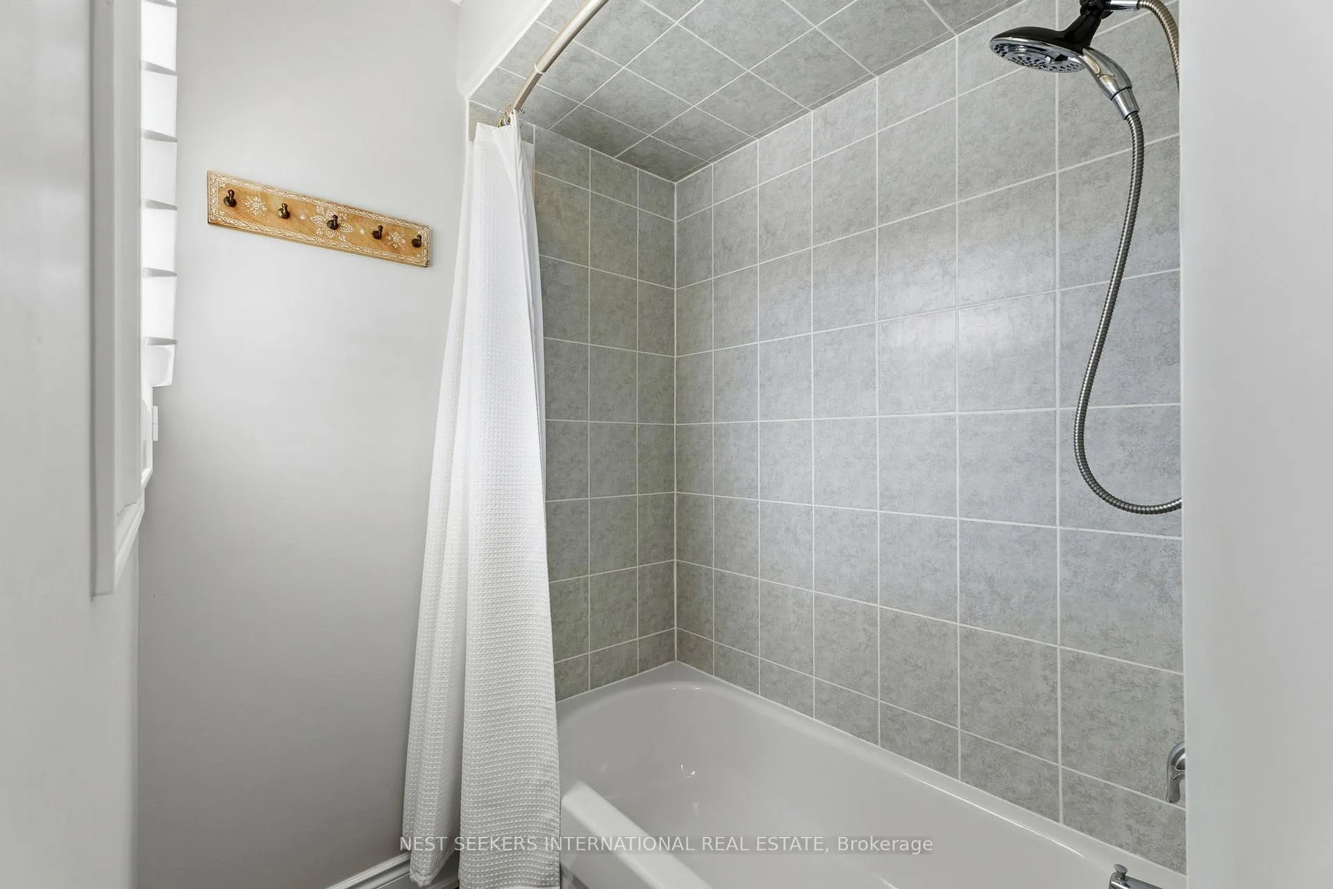 Photo 34 of 2998 Annalysse Drive, Orillia — HOMEH