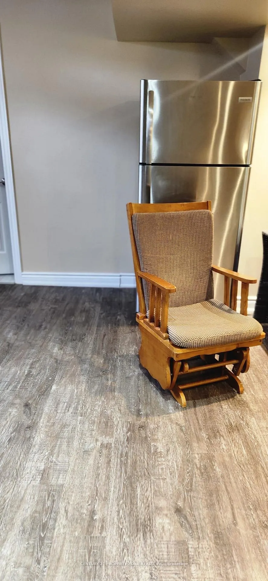 Photo 3 of Unit Bsmt, 23 Royal West Drive, Brampton, Credit Valley — HOMEH