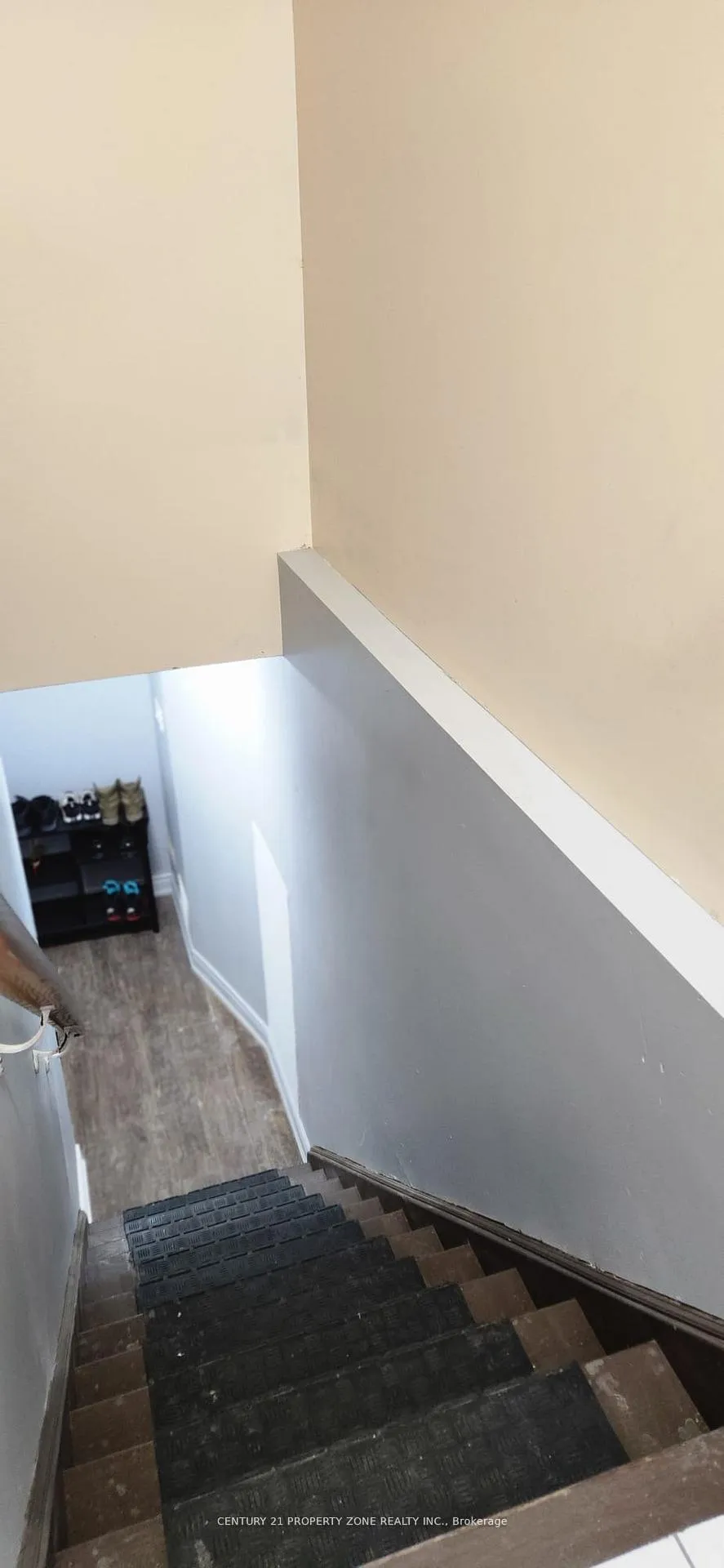 Photo 8 of Unit Bsmt, 23 Royal West Drive, Brampton, Credit Valley — HOMEH