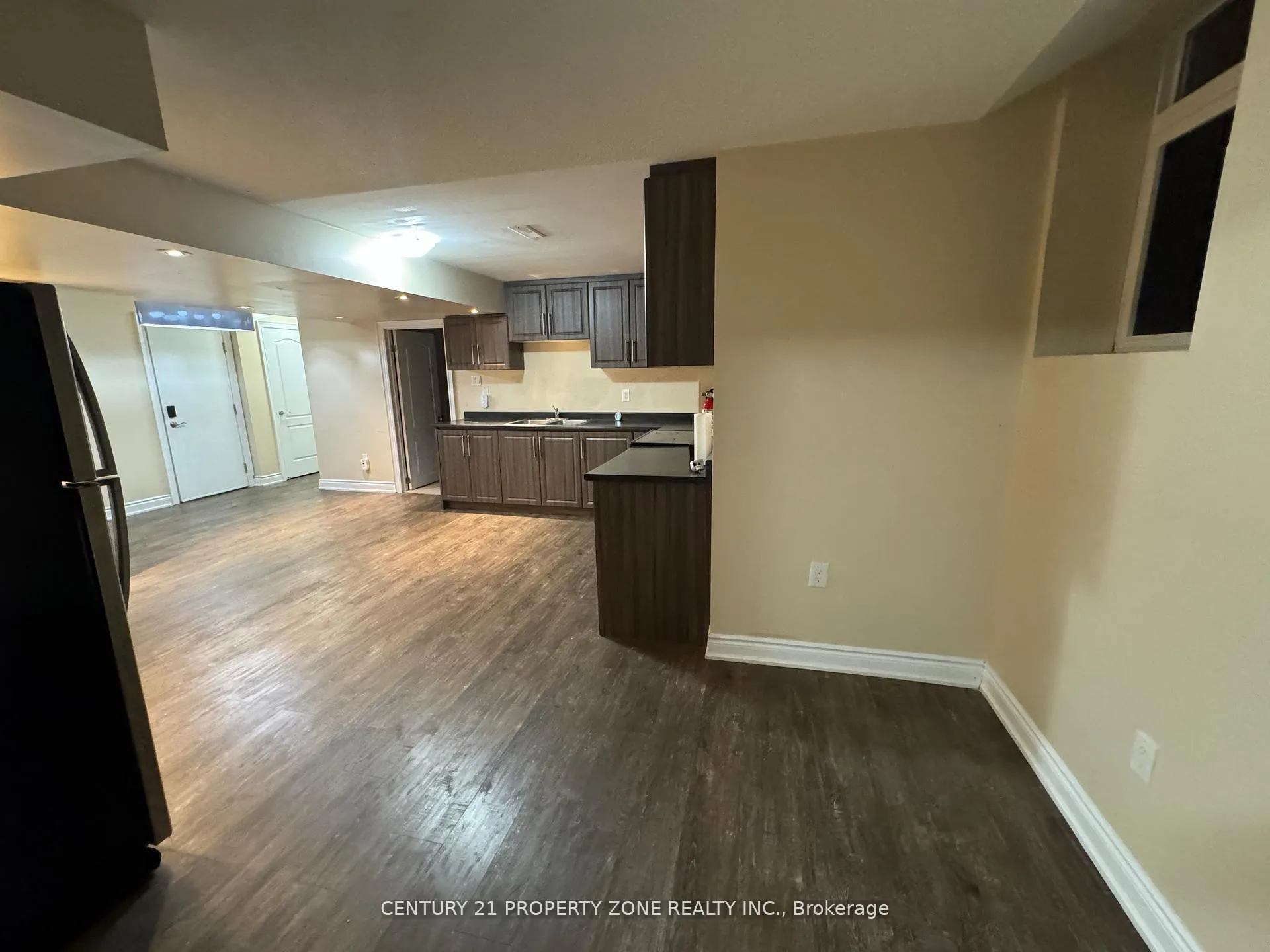 Photo 9 of Unit Bsmt, 23 Royal West Drive, Brampton, Credit Valley — HOMEH