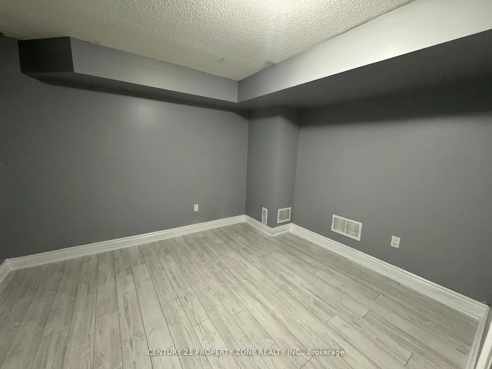 Photo 23 of Unit Bsmt, 23 Royal West Drive, Brampton, Credit Valley — HOMEH
