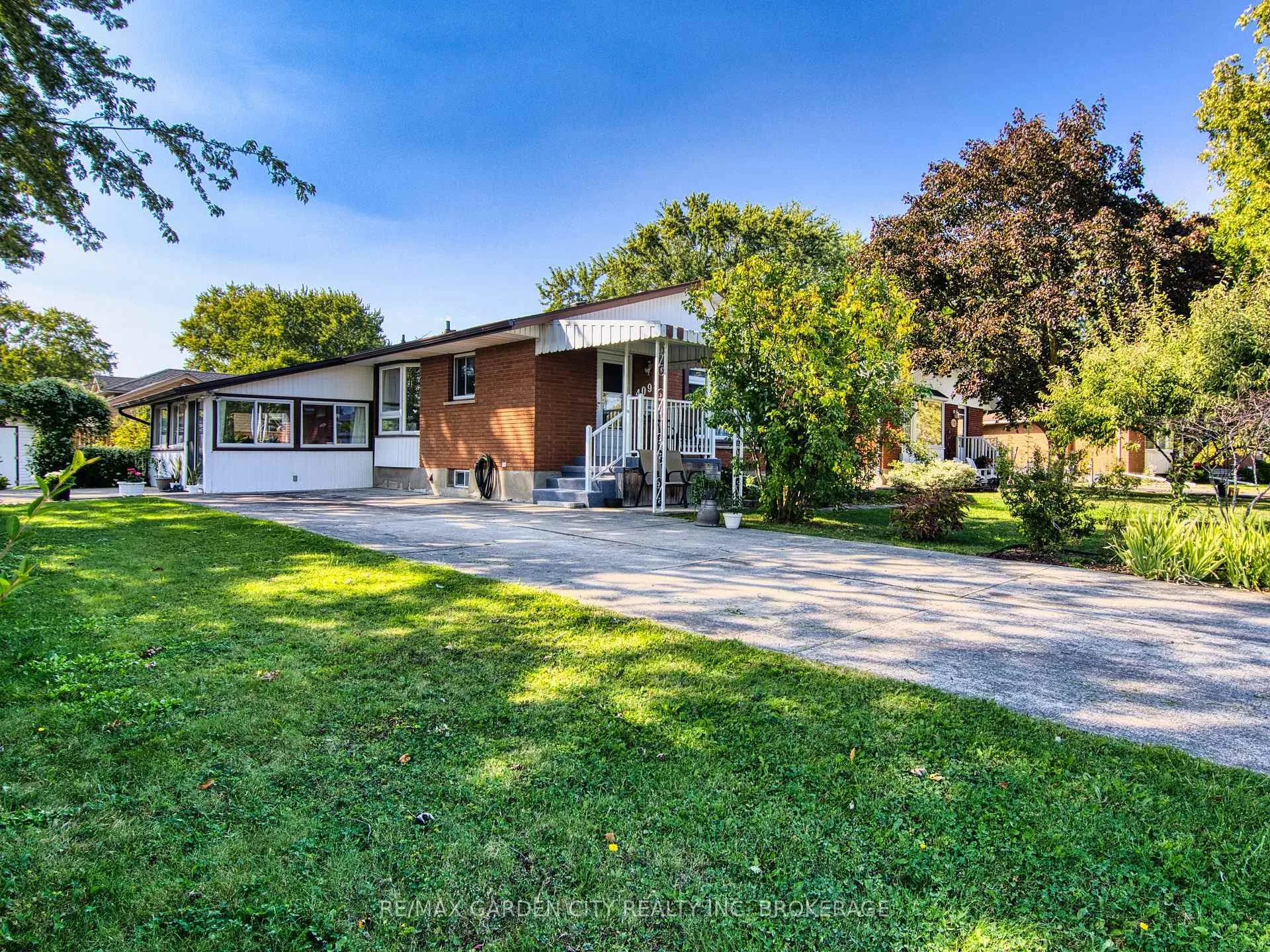 Photo 1 of 4095 Montcalm Crescent, Niagara Falls, Chippawa — HOMEH