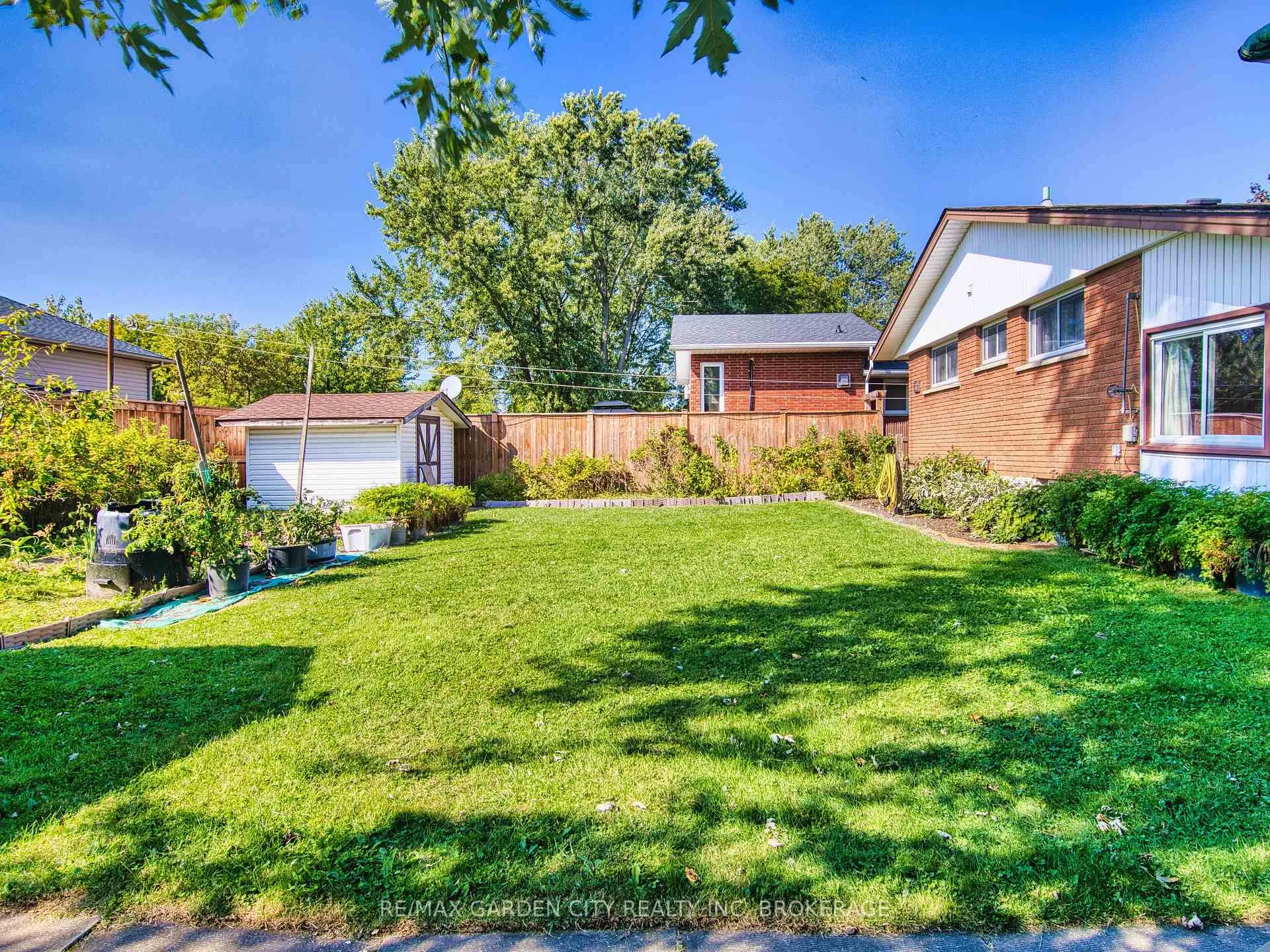 Photo 6 of 4095 Montcalm Crescent, Niagara Falls, Chippawa — HOMEH