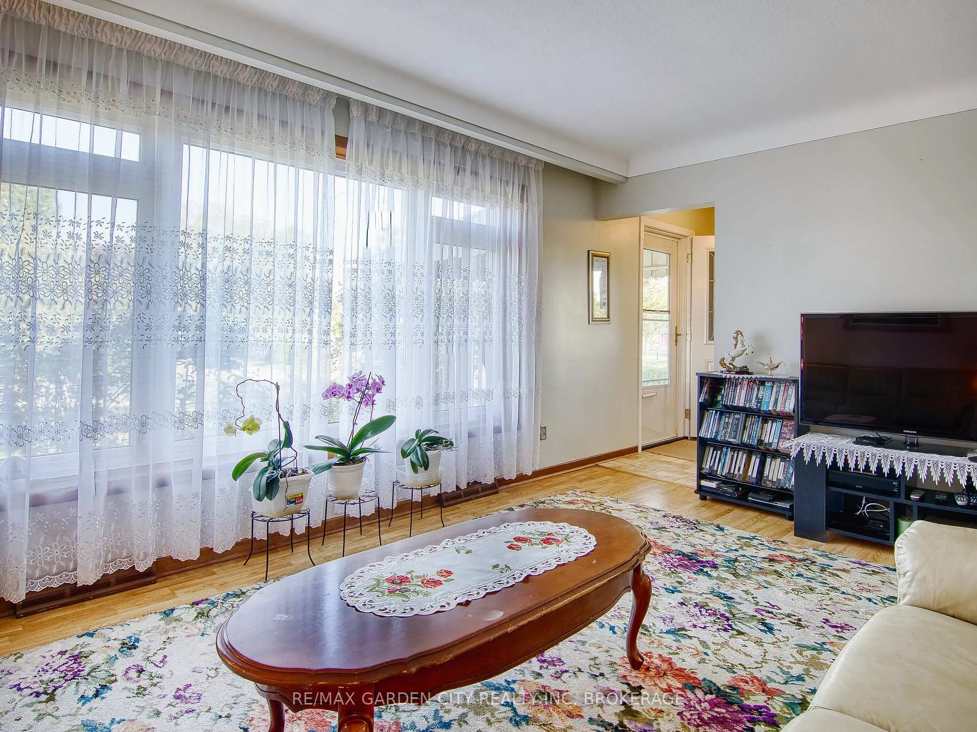 Photo 11 of 4095 Montcalm Crescent, Niagara Falls, Chippawa — HOMEH