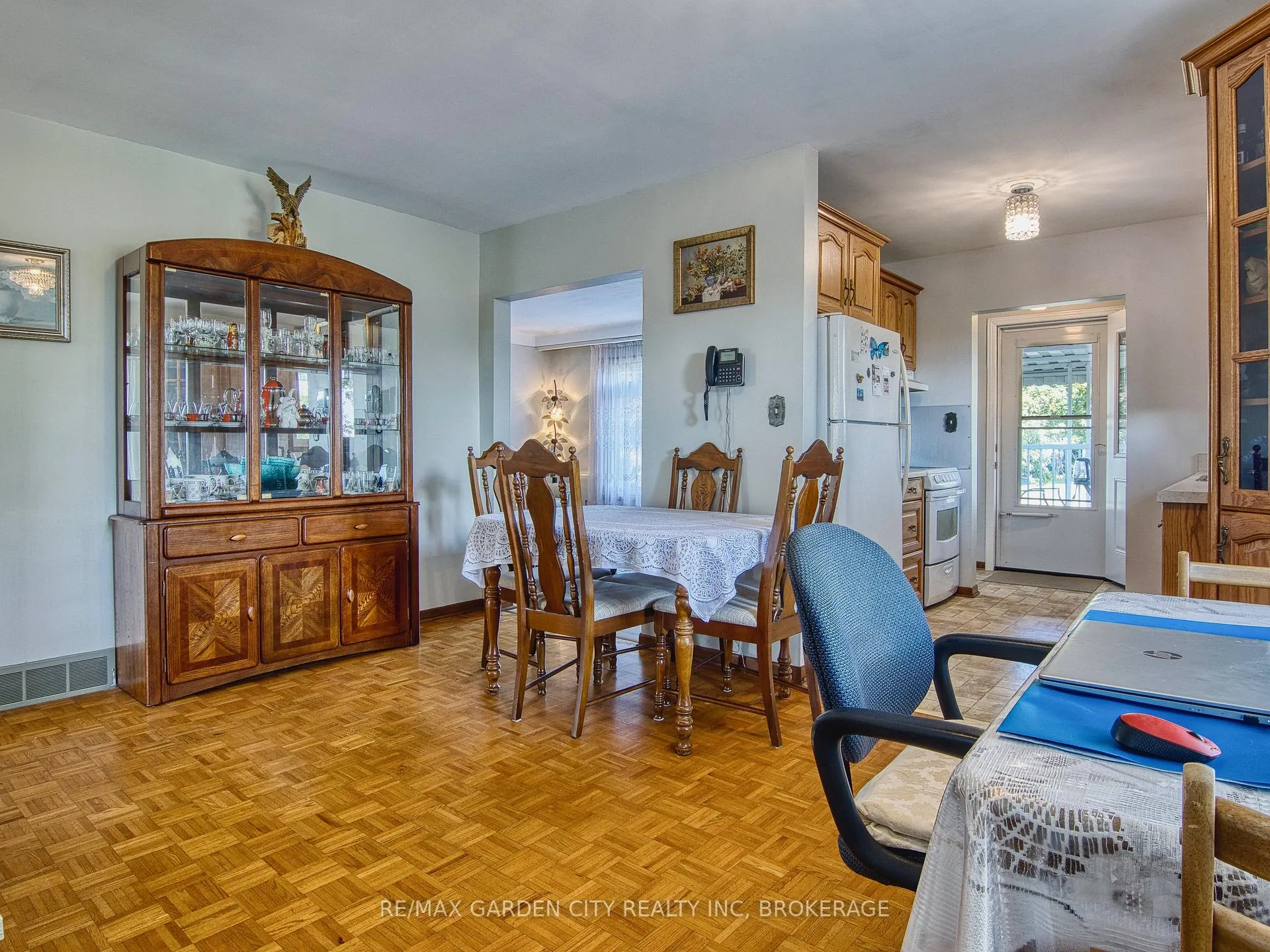 Photo 13 of 4095 Montcalm Crescent, Niagara Falls, Chippawa — HOMEH