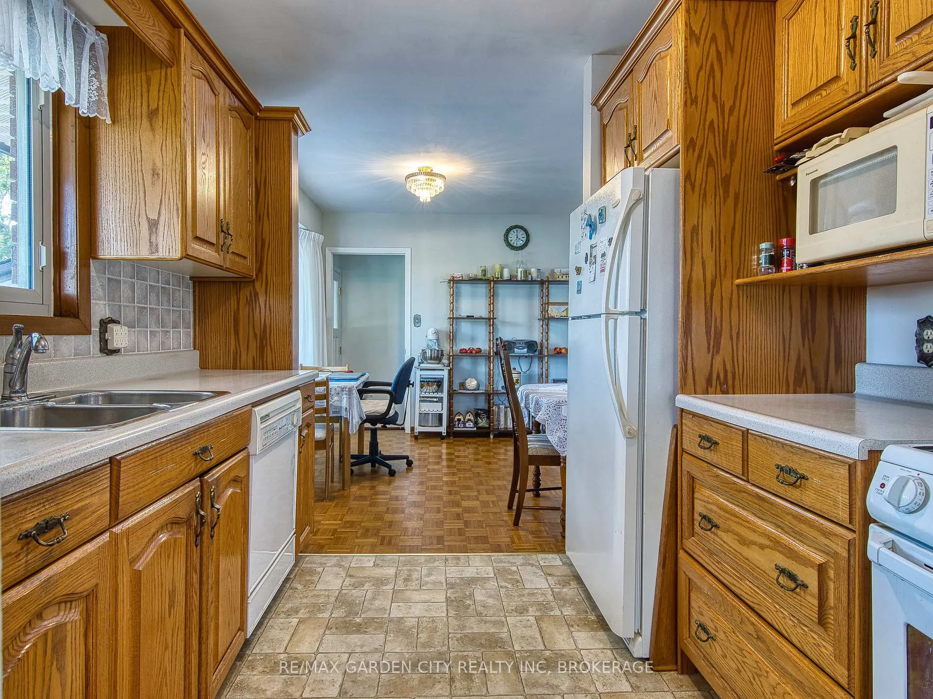 Photo 16 of 4095 Montcalm Crescent, Niagara Falls, Chippawa — HOMEH