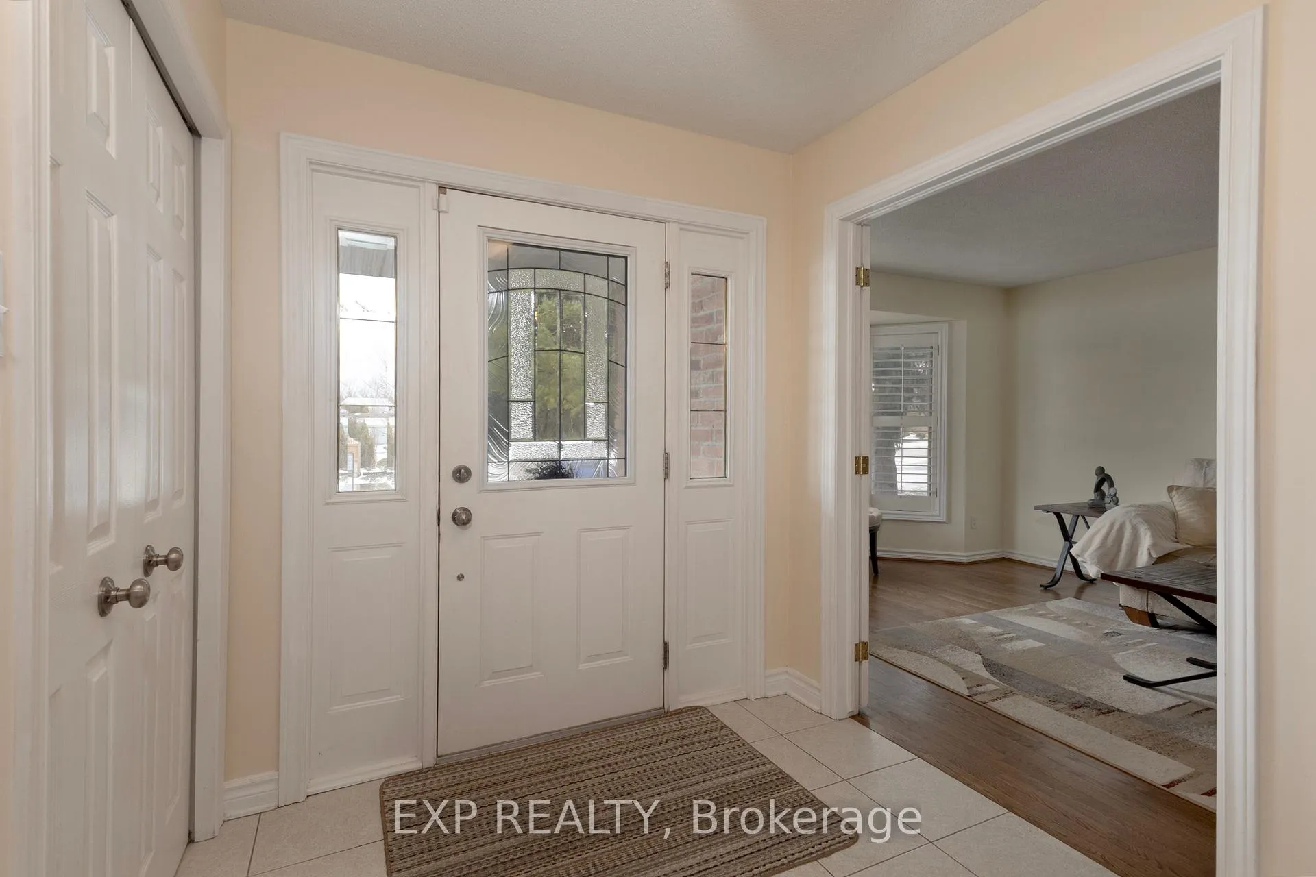 Photo 4 of 122 Parkview Drive, Thames Centre, Dorchester — HOMEH