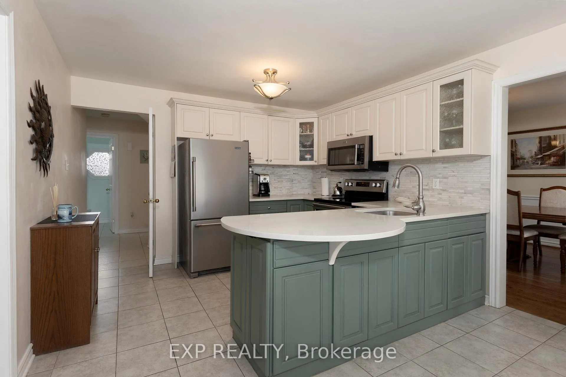 Photo 9 of 122 Parkview Drive, Thames Centre, Dorchester — HOMEH