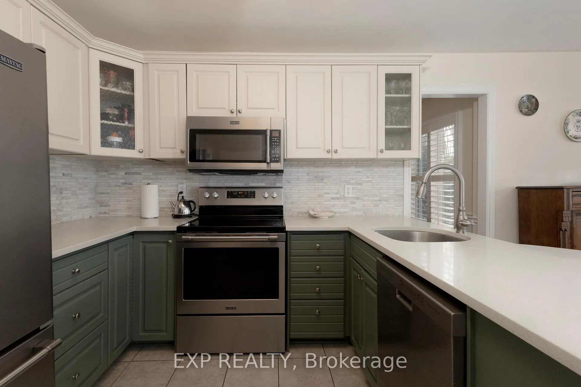 Photo 12 of 122 Parkview Drive, Thames Centre, Dorchester — HOMEH