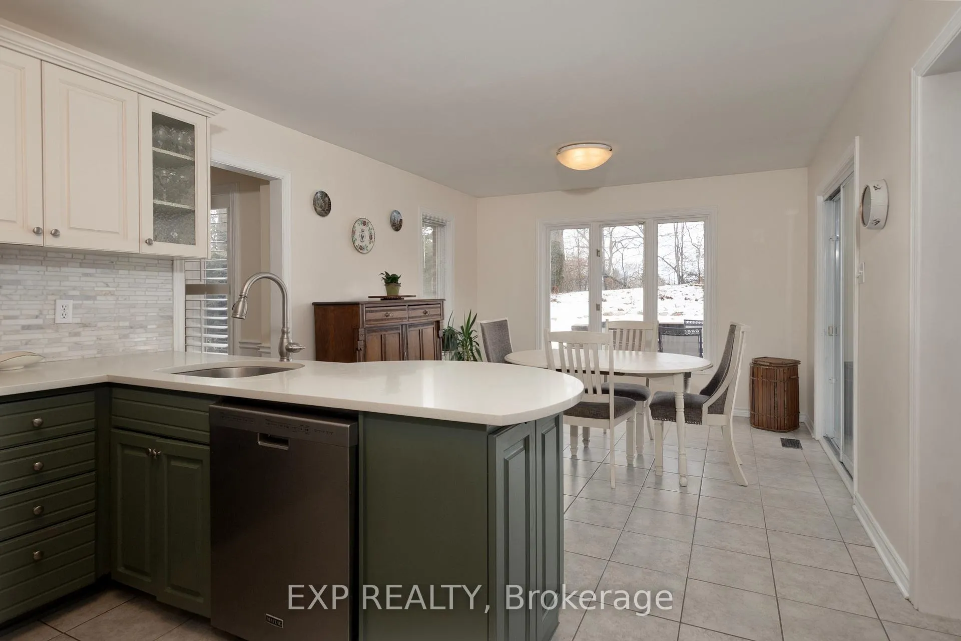 Photo 13 of 122 Parkview Drive, Thames Centre, Dorchester — HOMEH