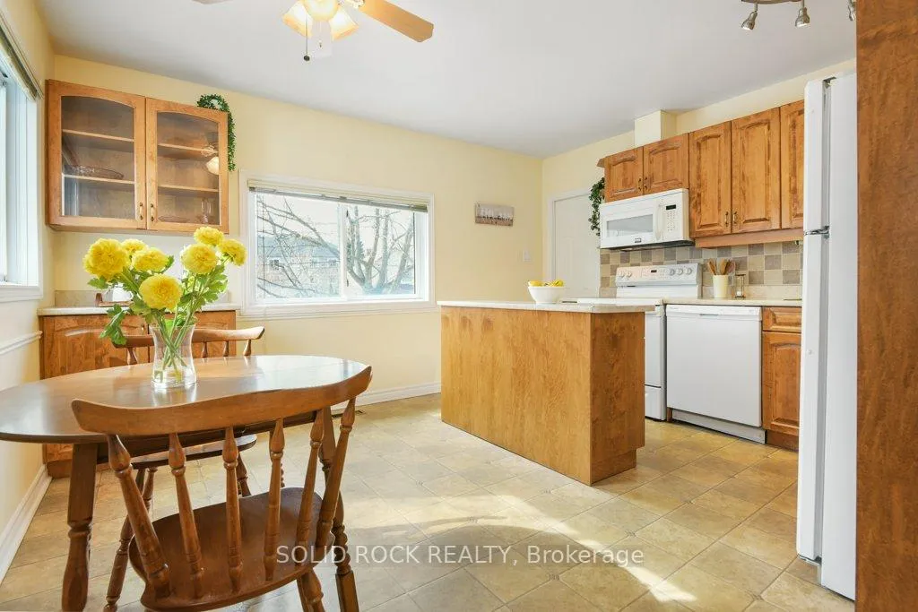 Photo 10 of 146 Elgin Street W, Arnprior — HOMEH