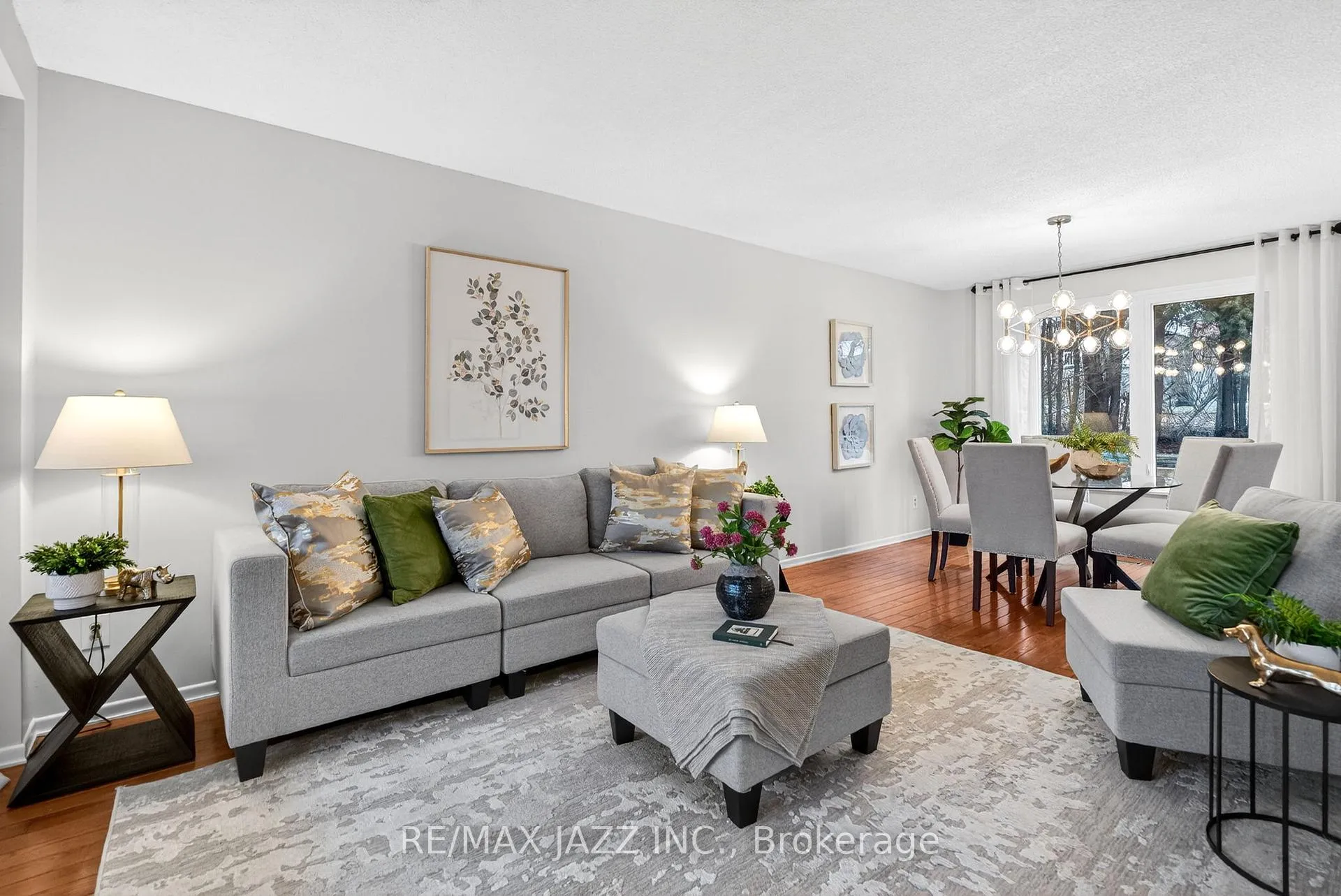 Photo 5 of 53 Oakdale Drive, Oshawa, Donevan — HOMEH