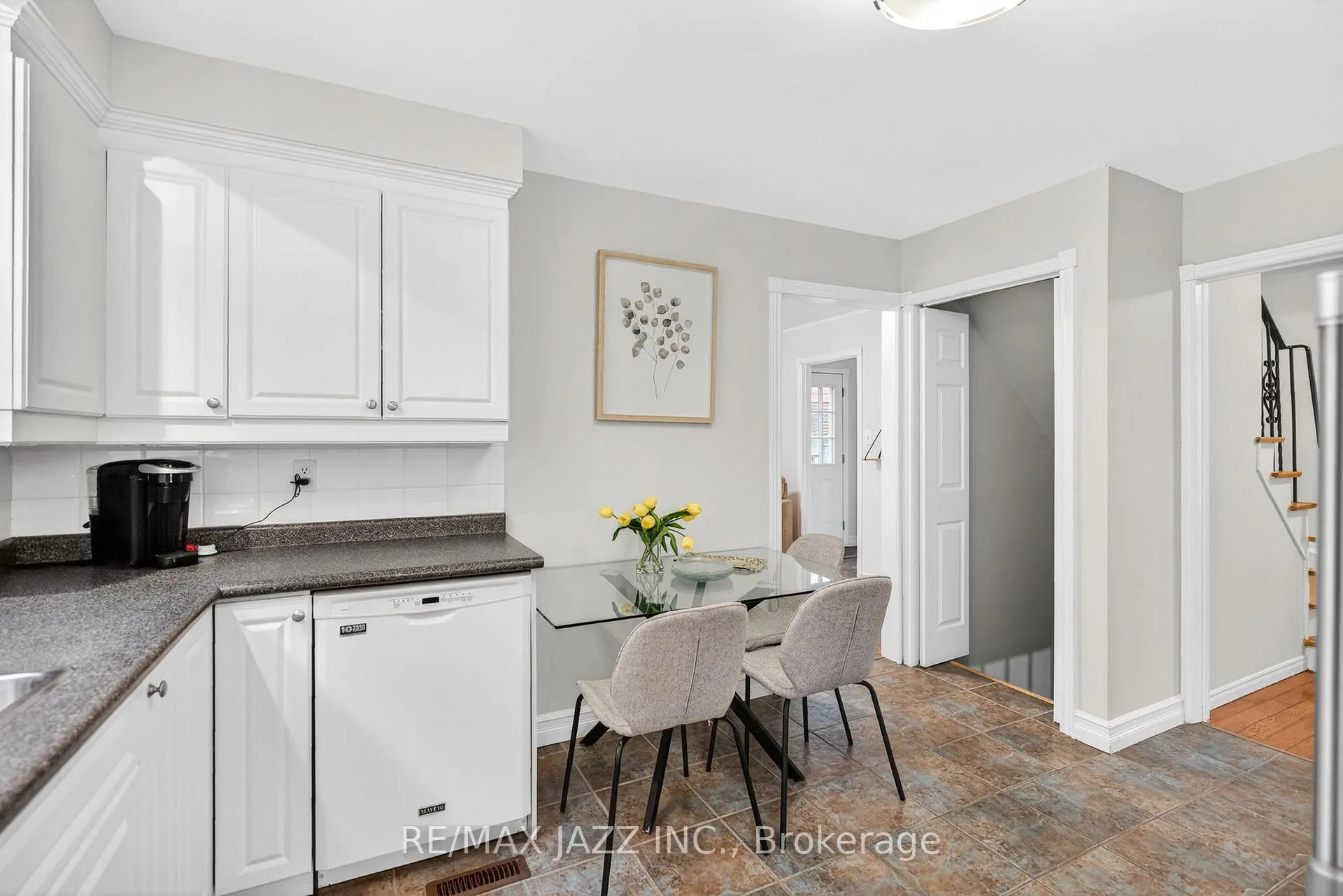 Photo 9 of 53 Oakdale Drive, Oshawa, Donevan — HOMEH
