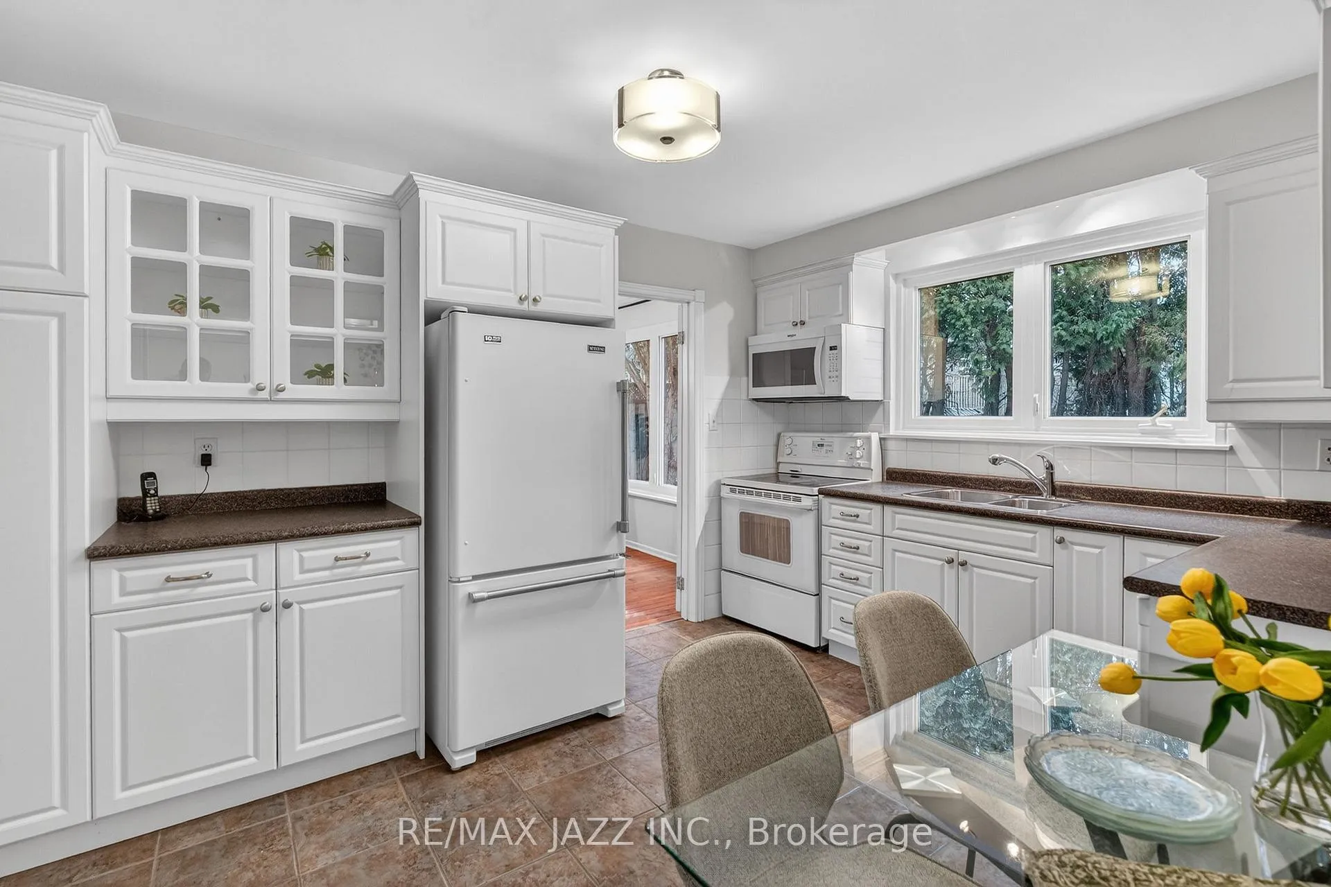 Photo 10 of 53 Oakdale Drive, Oshawa, Donevan — HOMEH