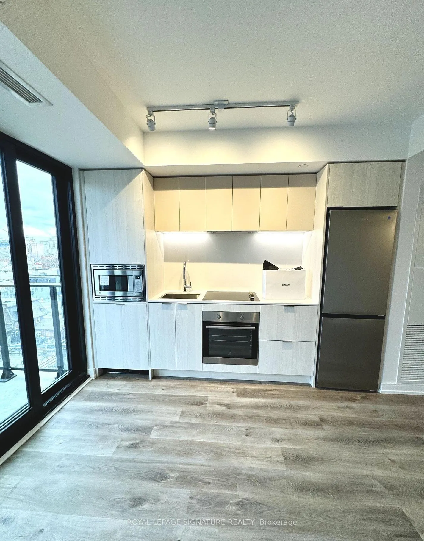 Photo 3 of Unit 804, 1 Jarvis Street, Hamilton, Beasley — HOMEH