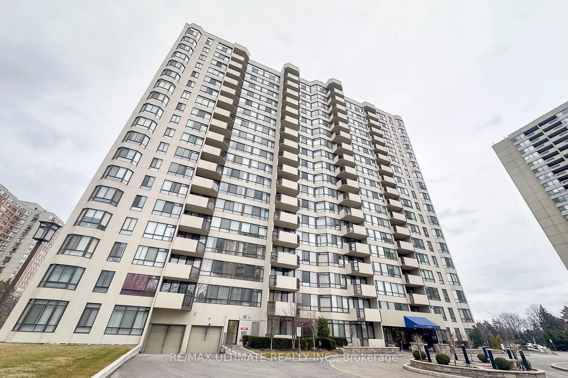 Front of Unit 204, 275 Bamburgh Circle