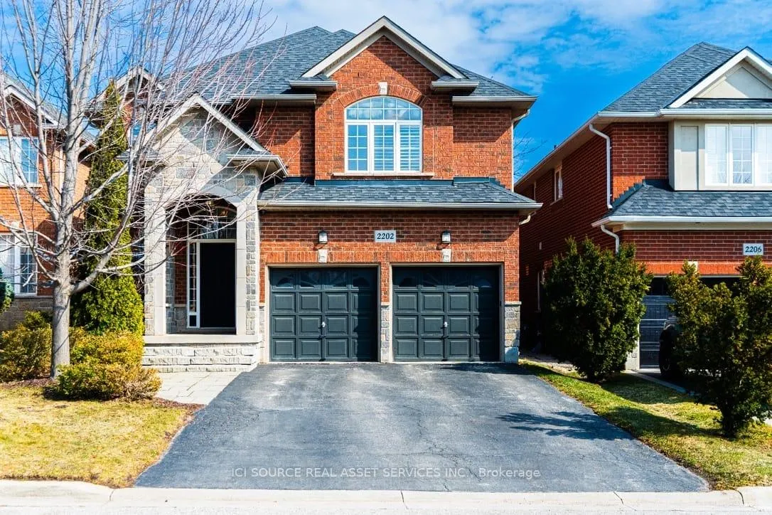 Front of 2202 Brookhaven Crescent